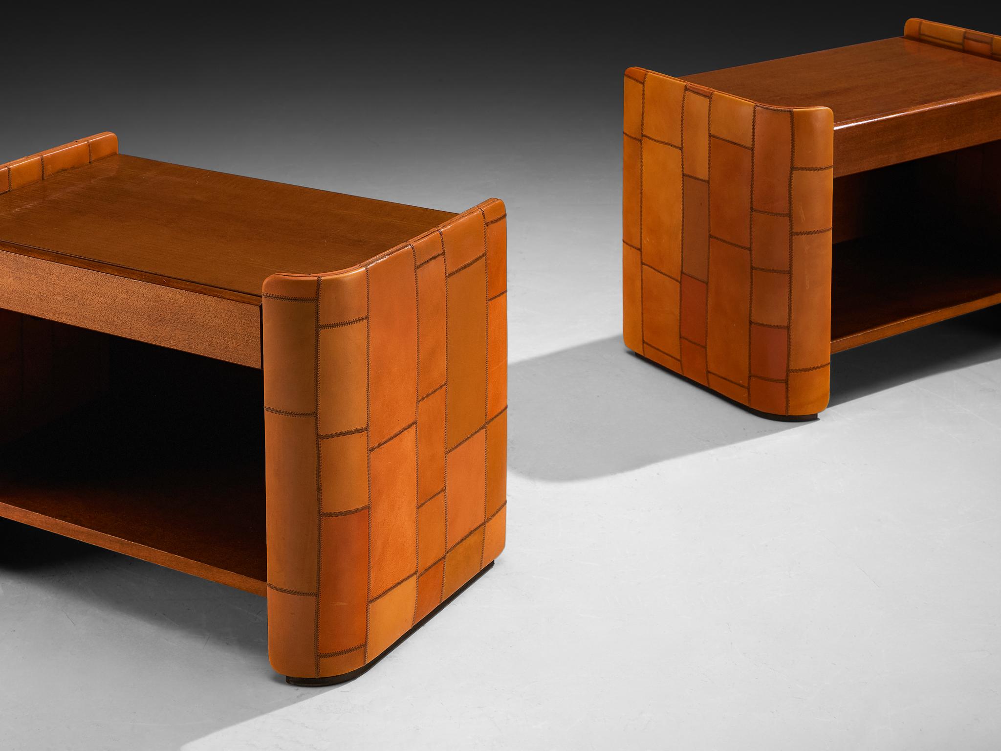 Tito Agnoli für Caleido/Poltrona Frau Doppelbett mit Nachtkästchen (Moderne der Mitte des Jahrhunderts) im Angebot