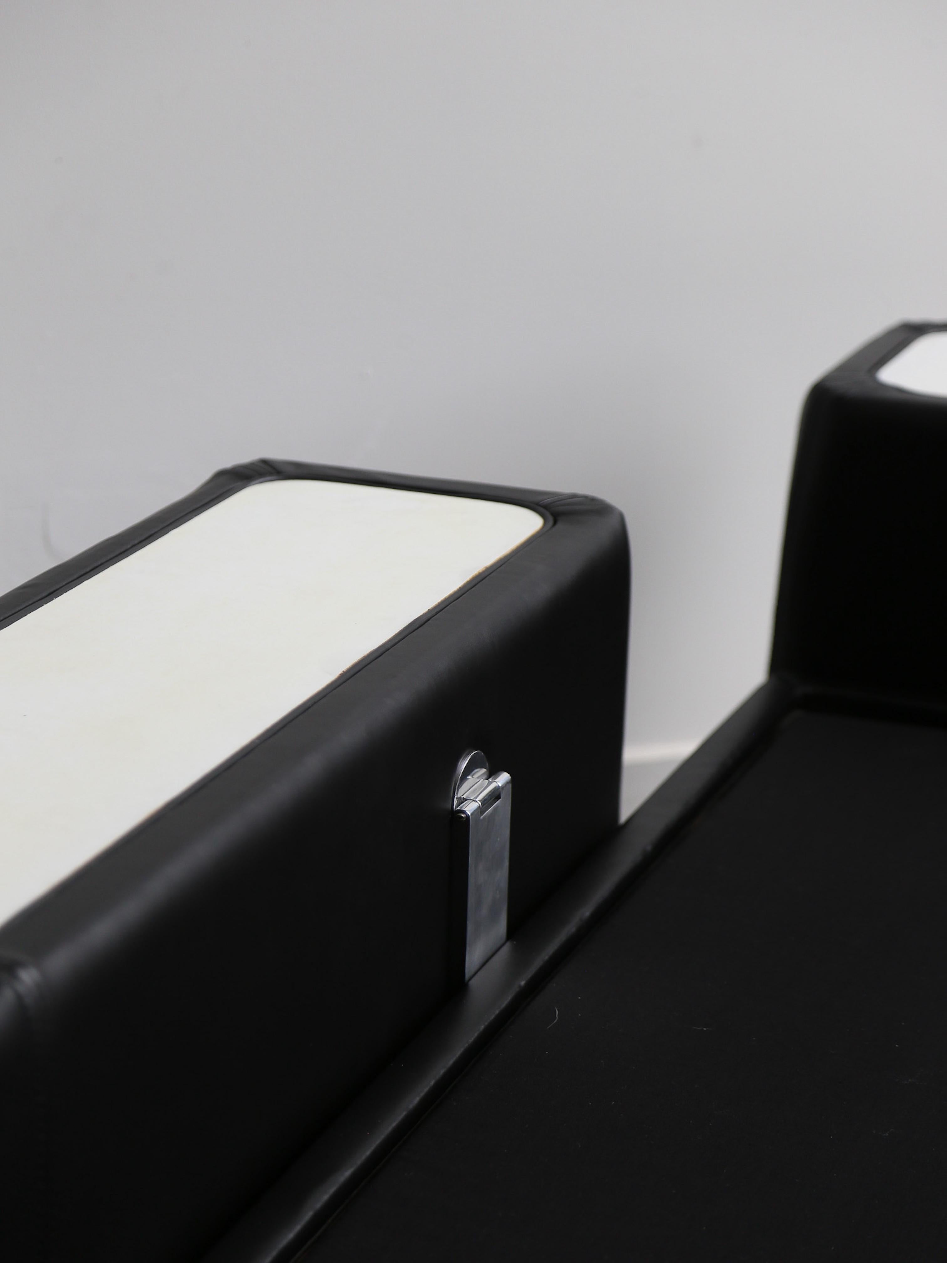 Tito Agnoli for Cinova Canapé lit en cuir noir en vente 4