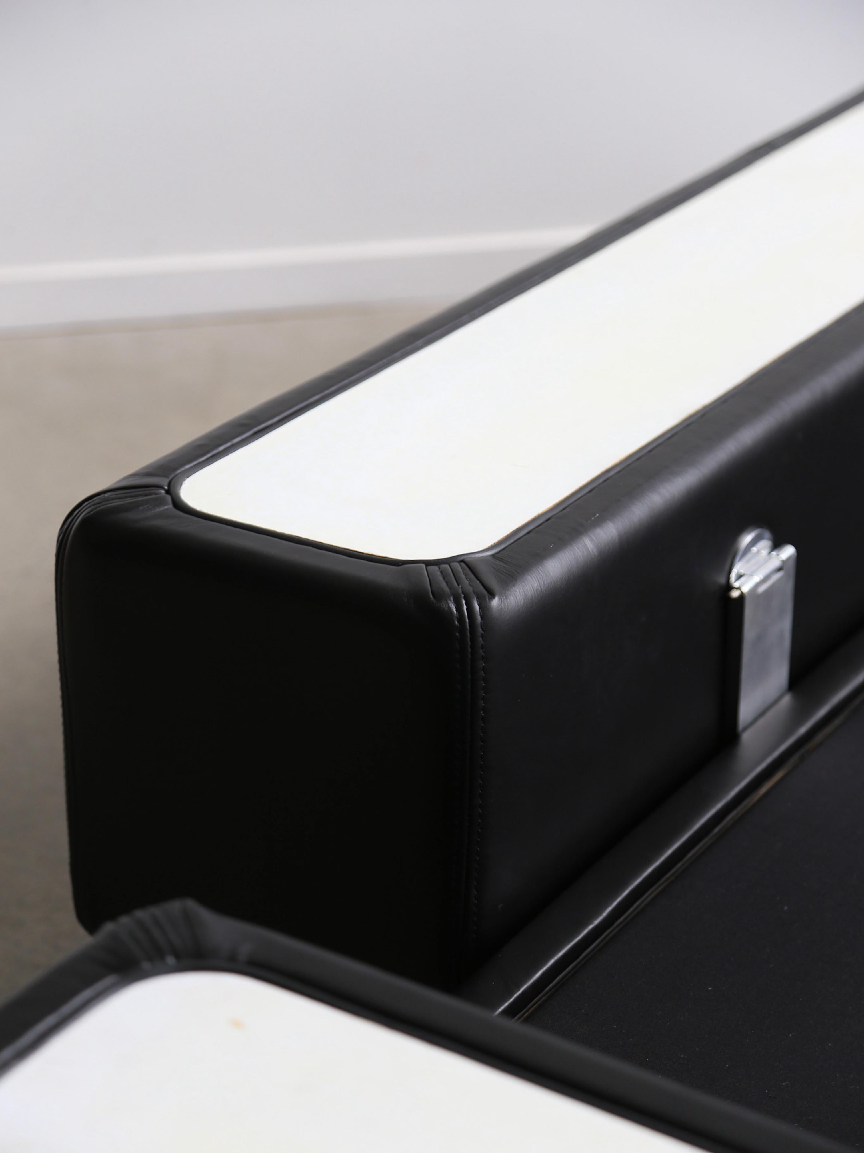 Tito Agnoli for Cinova Canapé lit en cuir noir en vente 7