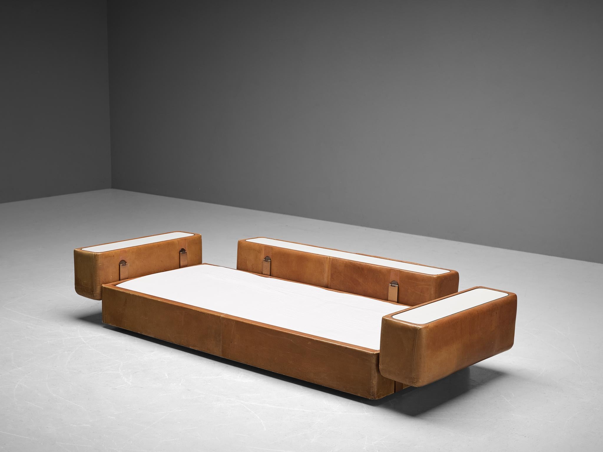 Tito Agnoli für Cinova: Tagesbett Sofa aus cognacfarbenem Leder  (Moderne der Mitte des Jahrhunderts) im Angebot