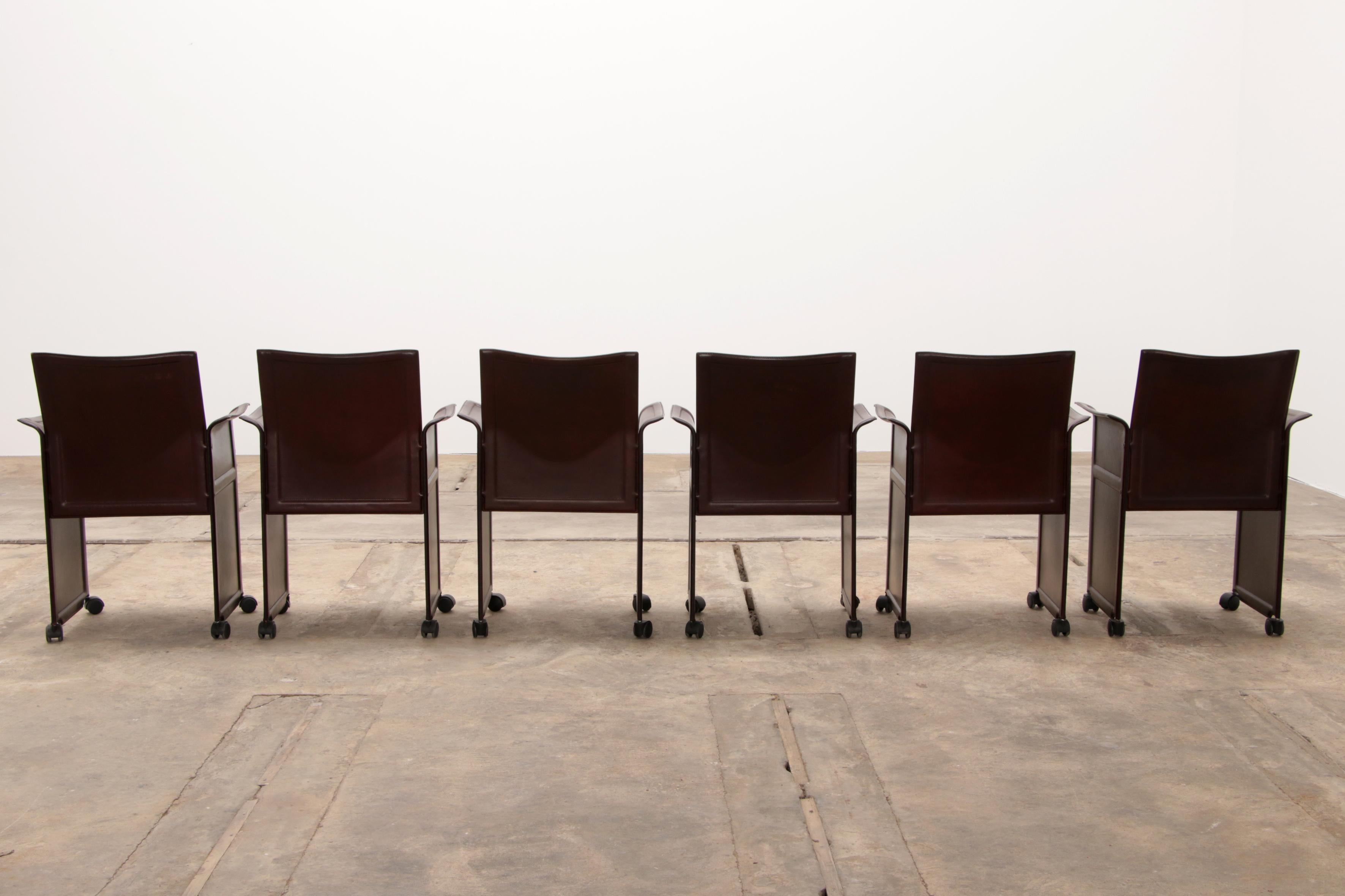 Table de salle à manger et six chaises en cuir Tito Agnoli pour Matteo Grassi en vente 11