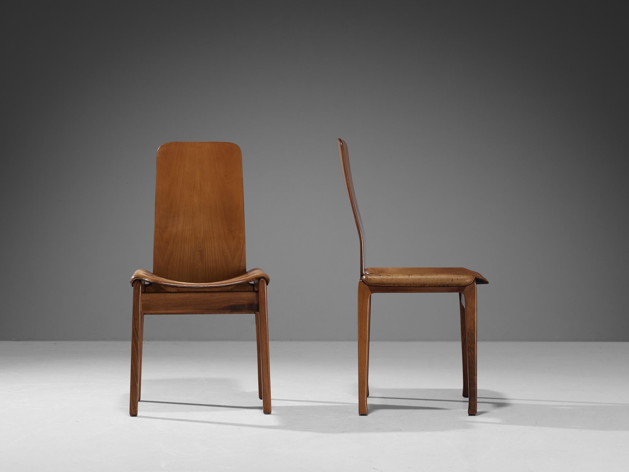 Tito Agnoli for Molteni Set of Four 'Fiorenza' Dining Chairs in Leather & Walnut In Good Condition For Sale In Waalwijk, NL