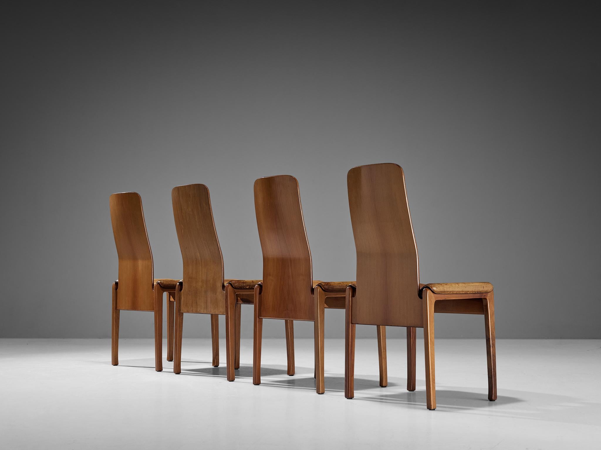 Tito Agnoli for Molteni Set of Four 'Fiorenza' Dining Chairs in Leather & Walnut For Sale 1