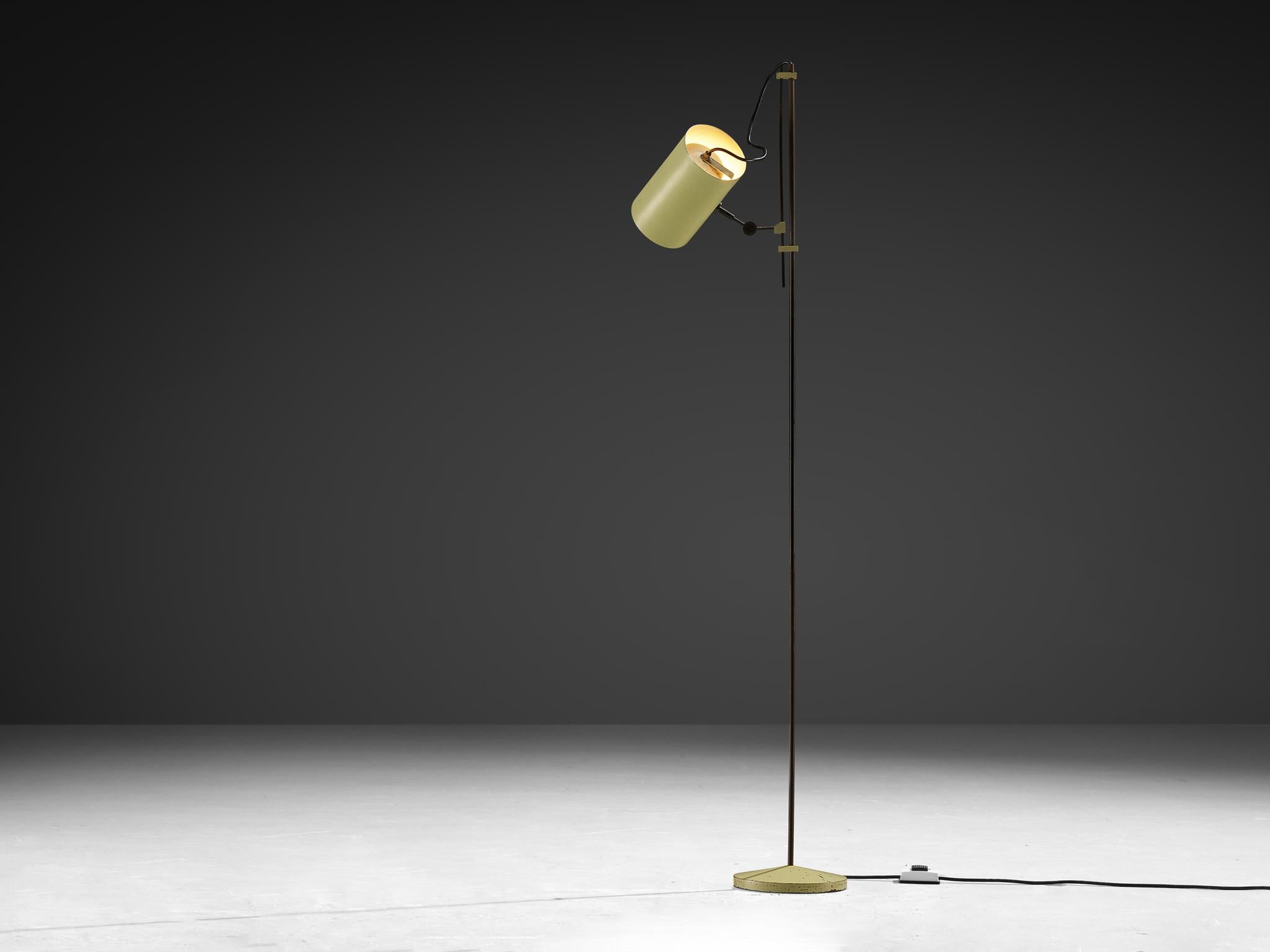 Tito Agnoli für O-Luce, Stehleuchte, Modell '367', beschichteter Stahl, vernickelter Stahl, beschichtetes Aluminium, Italien, Entwurf 1954, Produktion 1950er Jahre

Die Stehleuchte, Modell 367, wurde 1954 von dem bekannten italienischen Designer