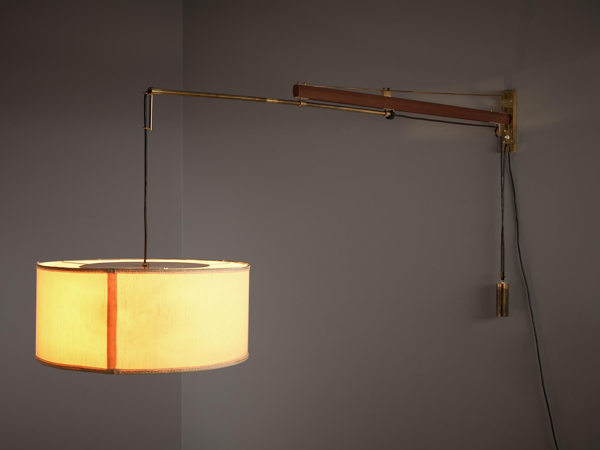 Tito Agnoli for O-Luce Wall Light in Teak and Brass For Sale 4