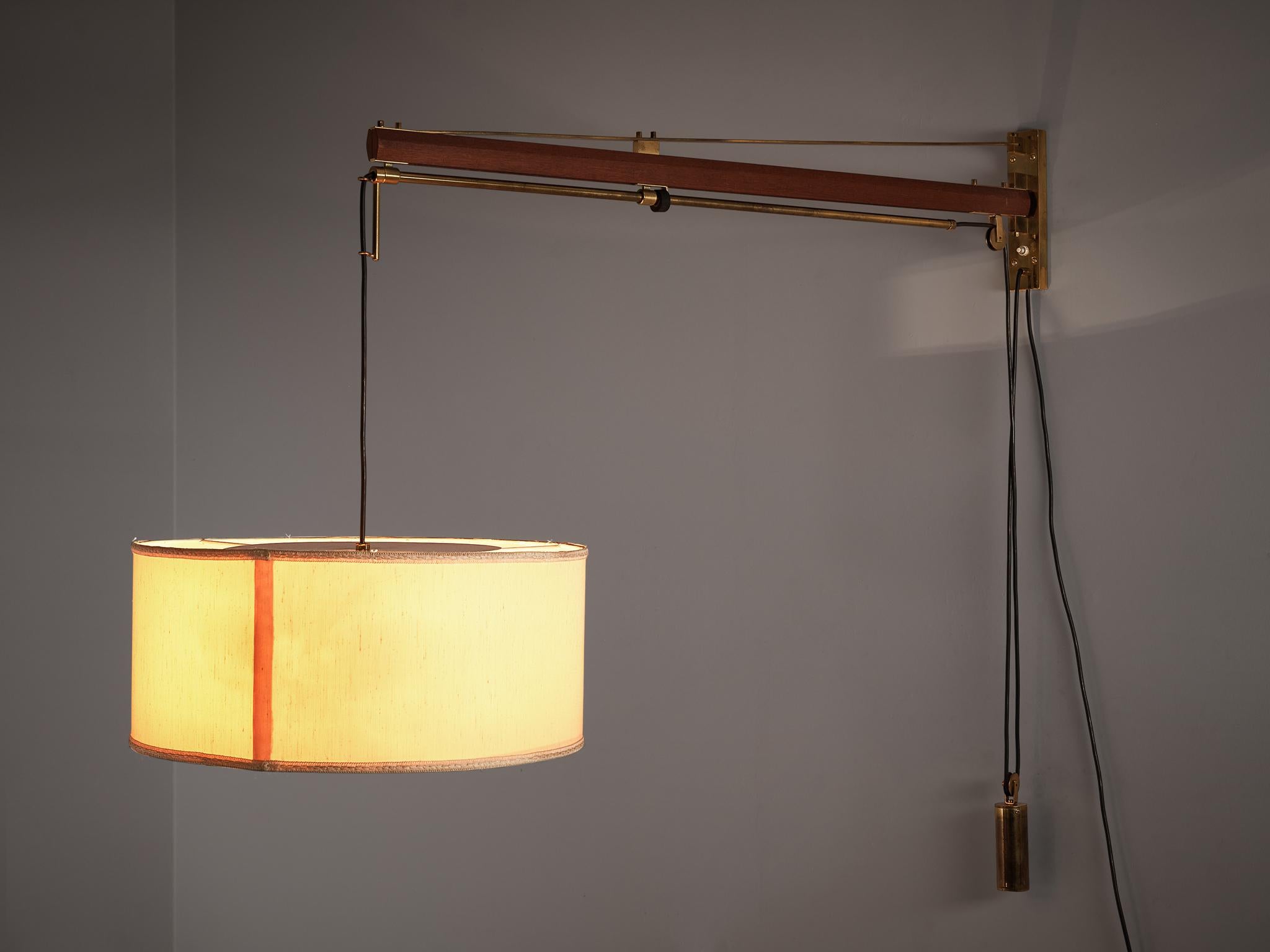 Italian Tito Agnoli for O-Luce Wall Light in Teak and Brass For Sale