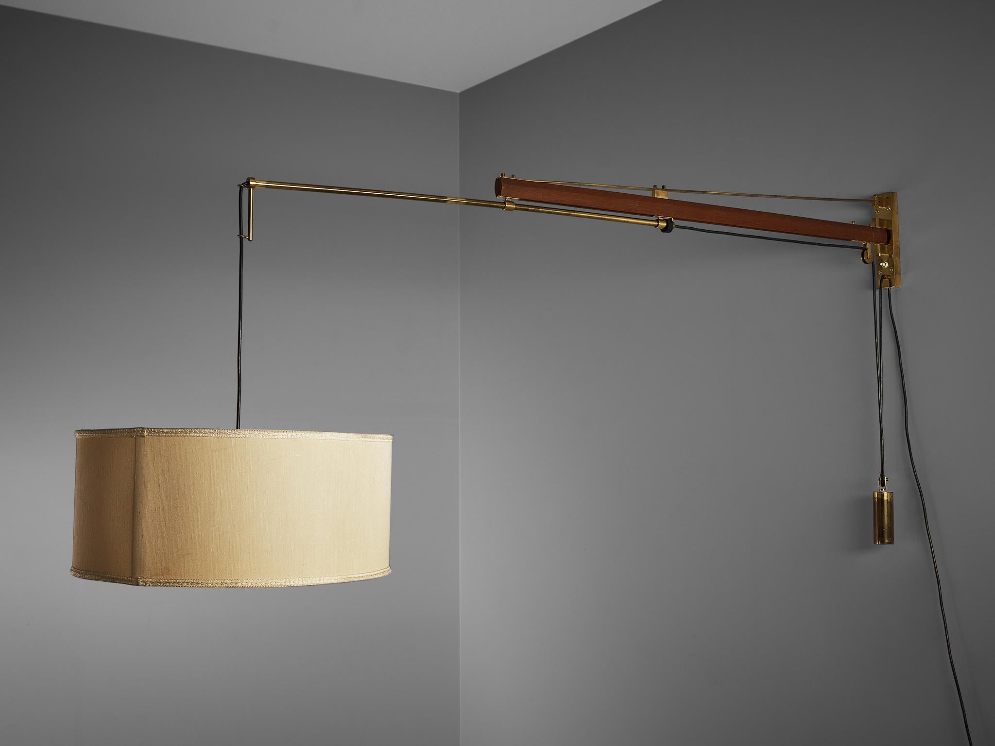 Mid-20th Century Tito Agnoli for O-Luce Wall Light in Teak and Brass For Sale