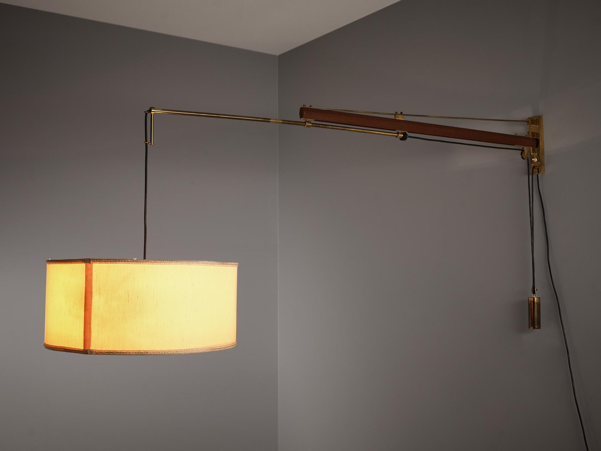 Tito Agnoli for O-Luce Wall Light in Teak and Brass For Sale 2