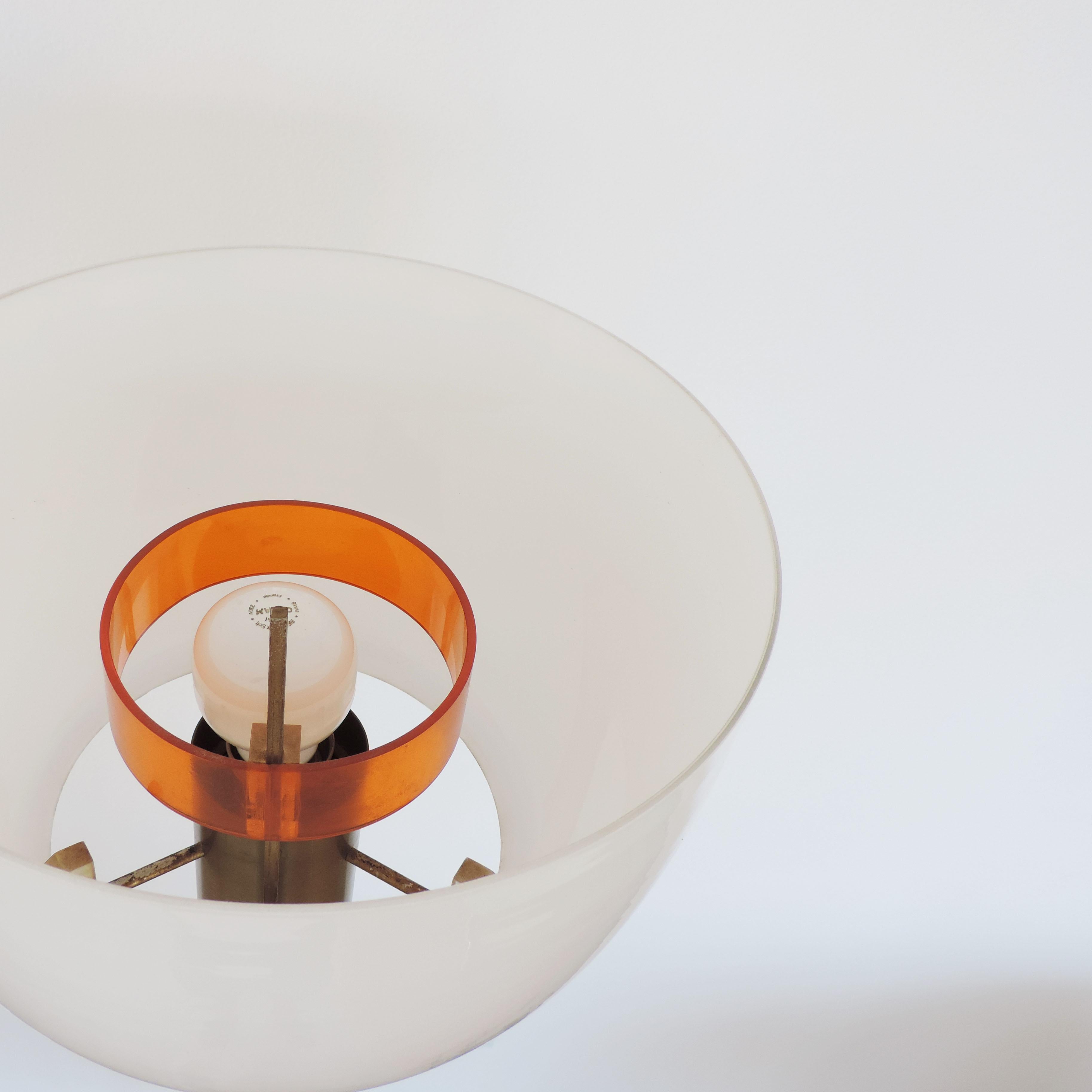 Lampada da terra in vetro e plexiglass arancione di Giuseppe Ostuni per O'luce. In condizioni buone in vendita a Milan, IT