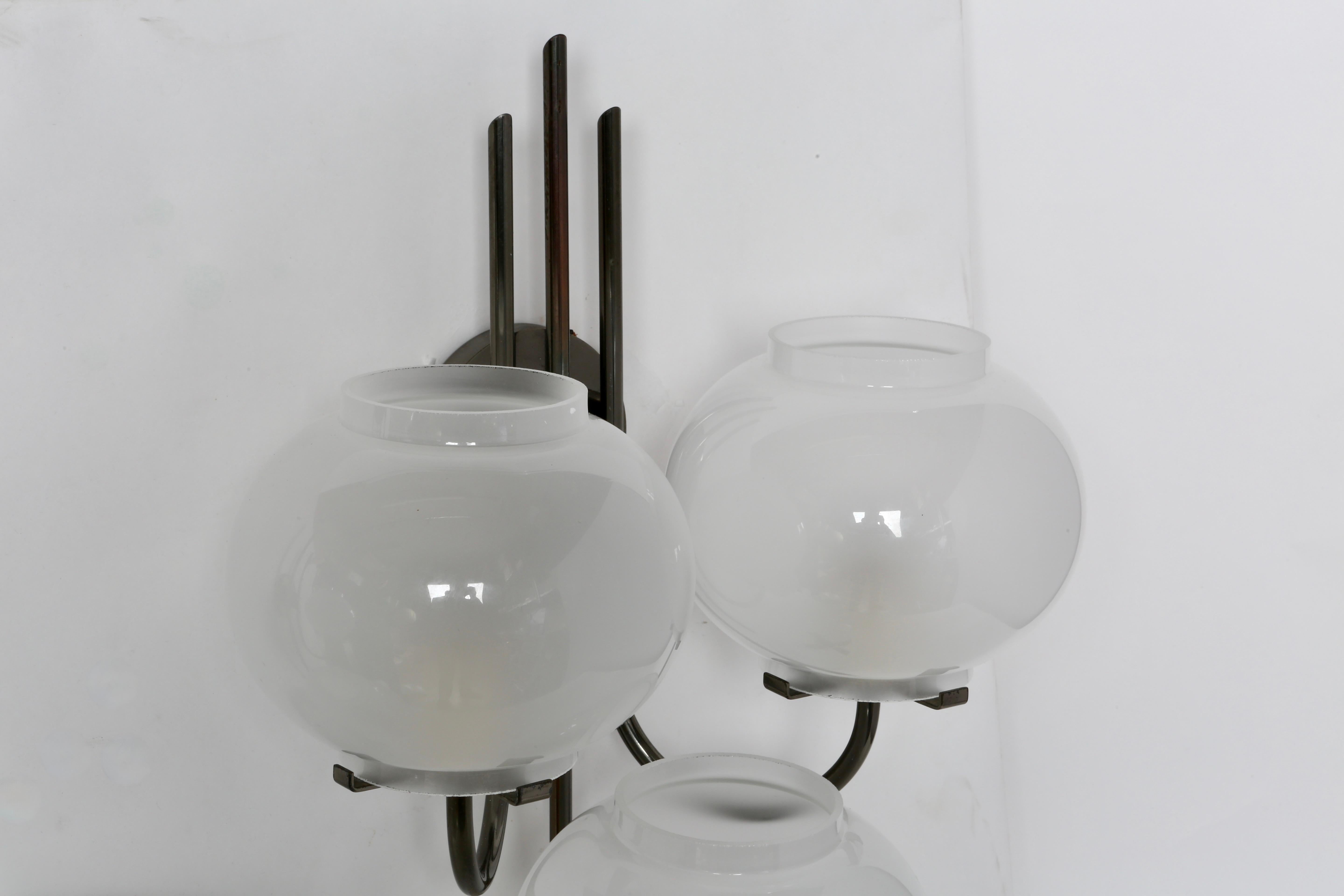 Tito Agnoli for Oluce sconces, a pair Italy circa 1960s in vendita 7