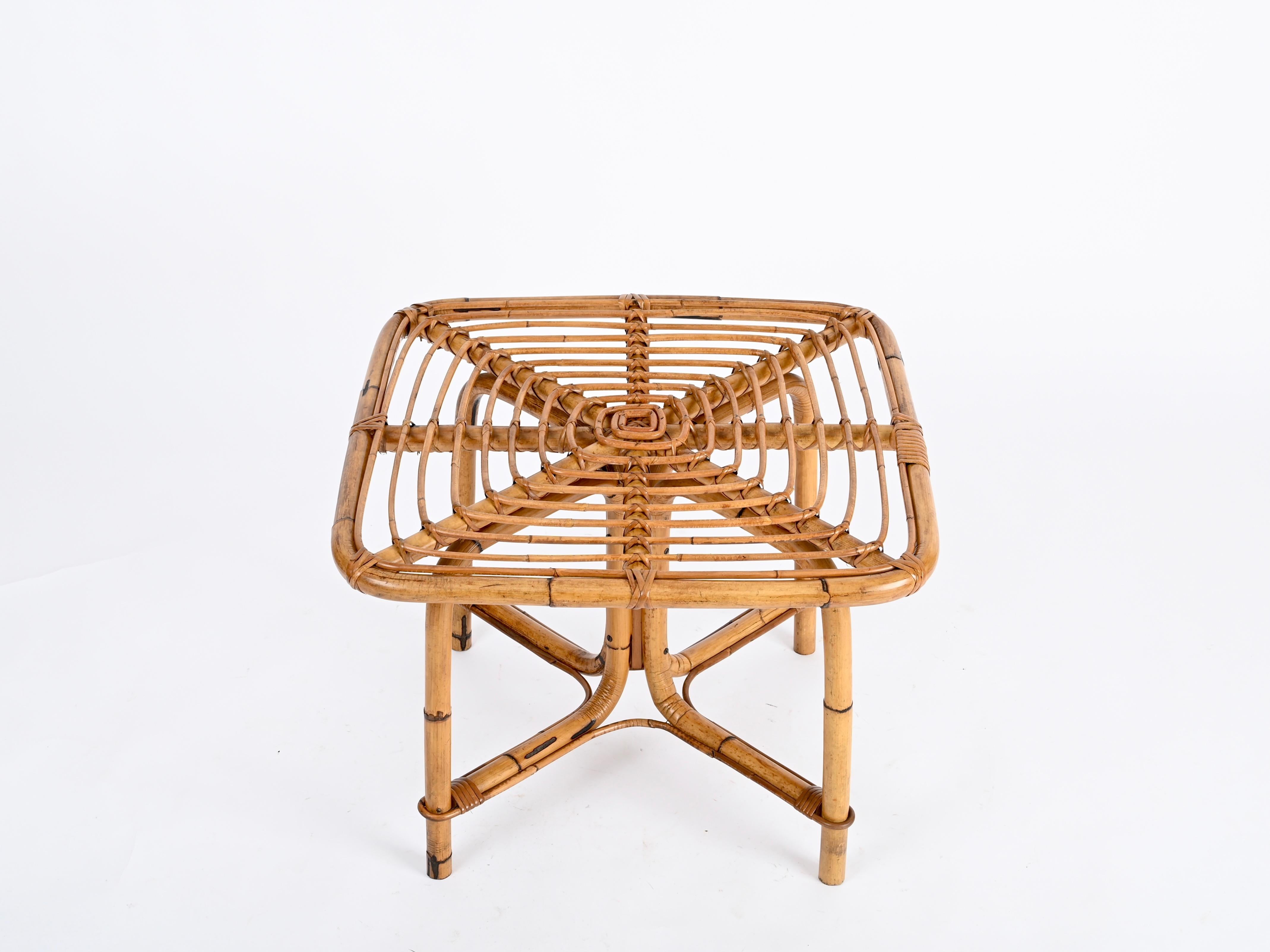 Italiano Tito Agnoli Tavolino quadrato Riviera Francese in rattan e bambù, Italia anni '60 in vendita
