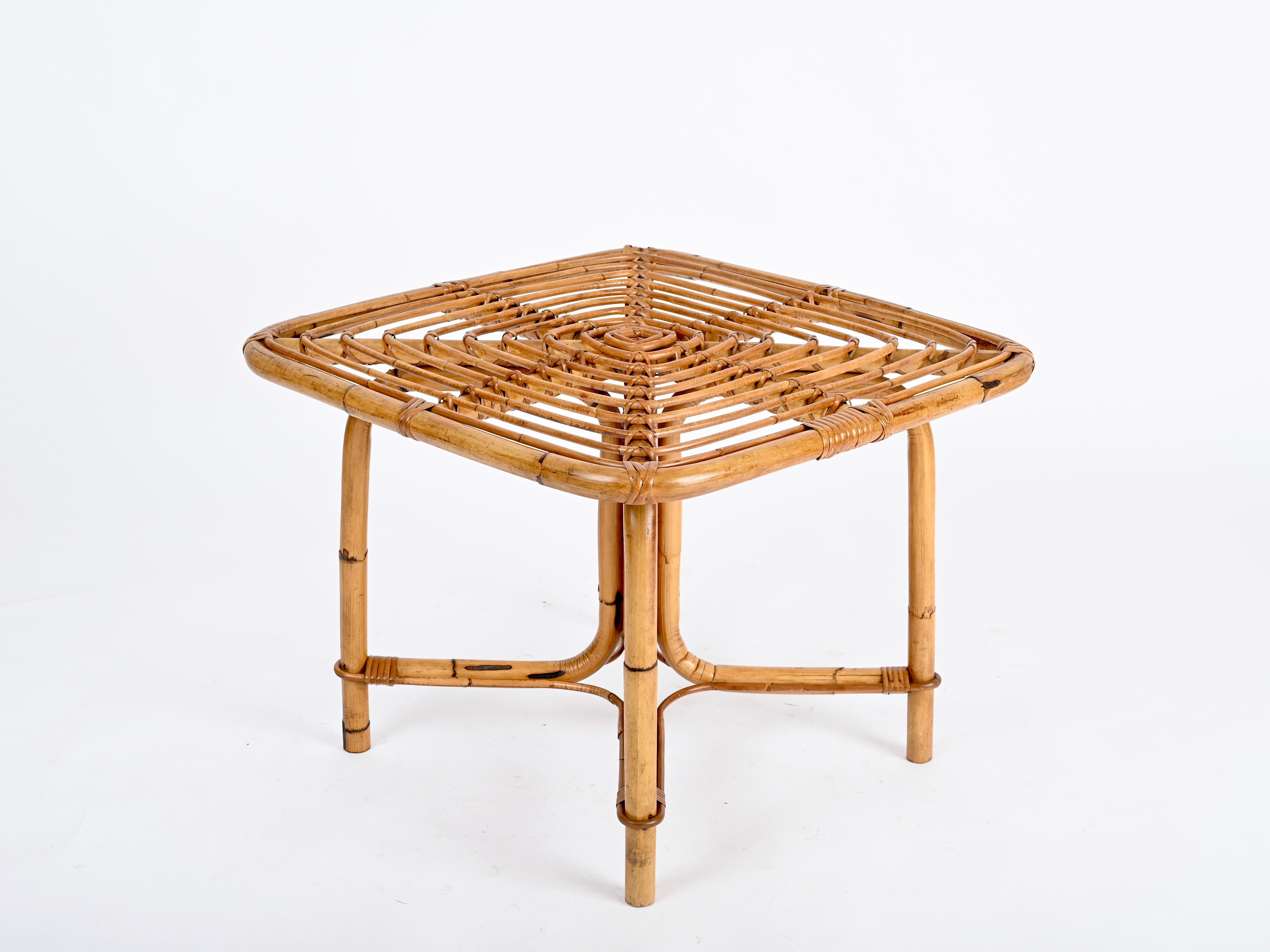 Metà XX secolo Tito Agnoli Tavolino quadrato Riviera Francese in rattan e bambù, Italia anni '60 in vendita