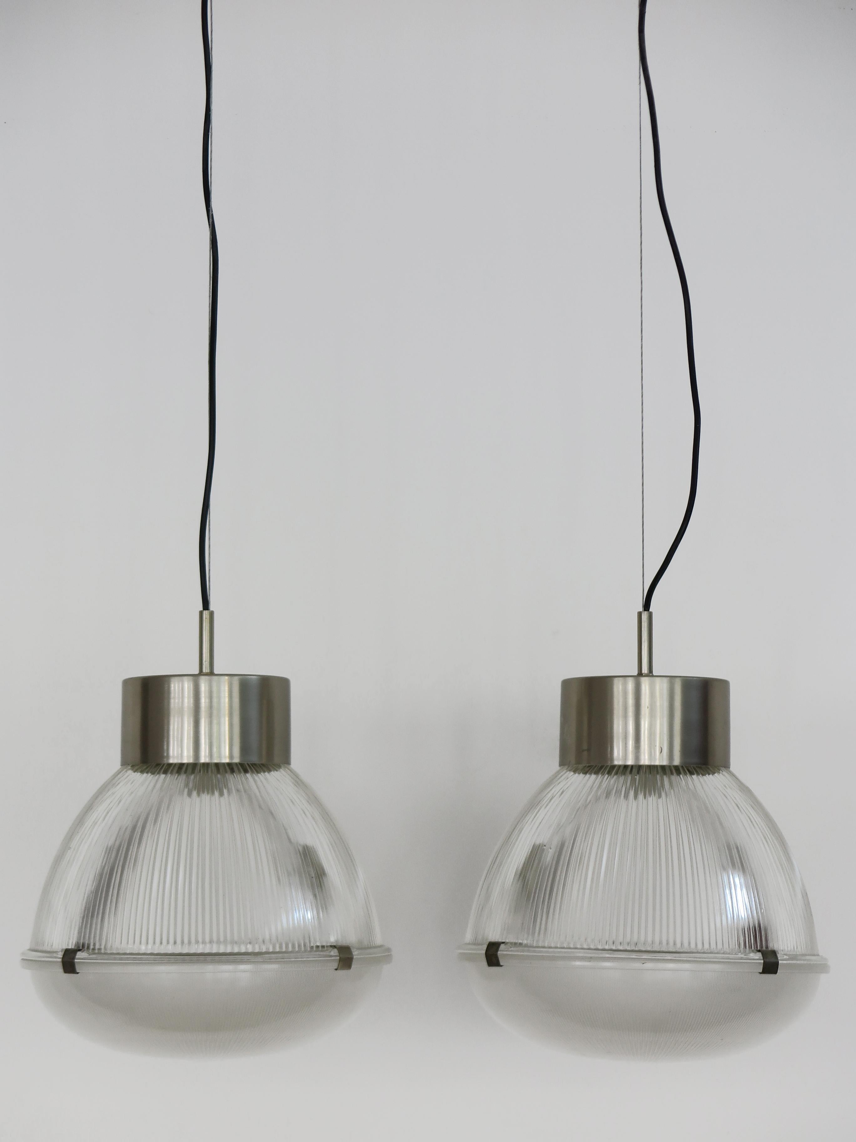 Lampade a sospensione in metallo e vetro di Tito Agnoli per Oluce, 1959 In condizioni buone in vendita a Reggio Emilia, IT