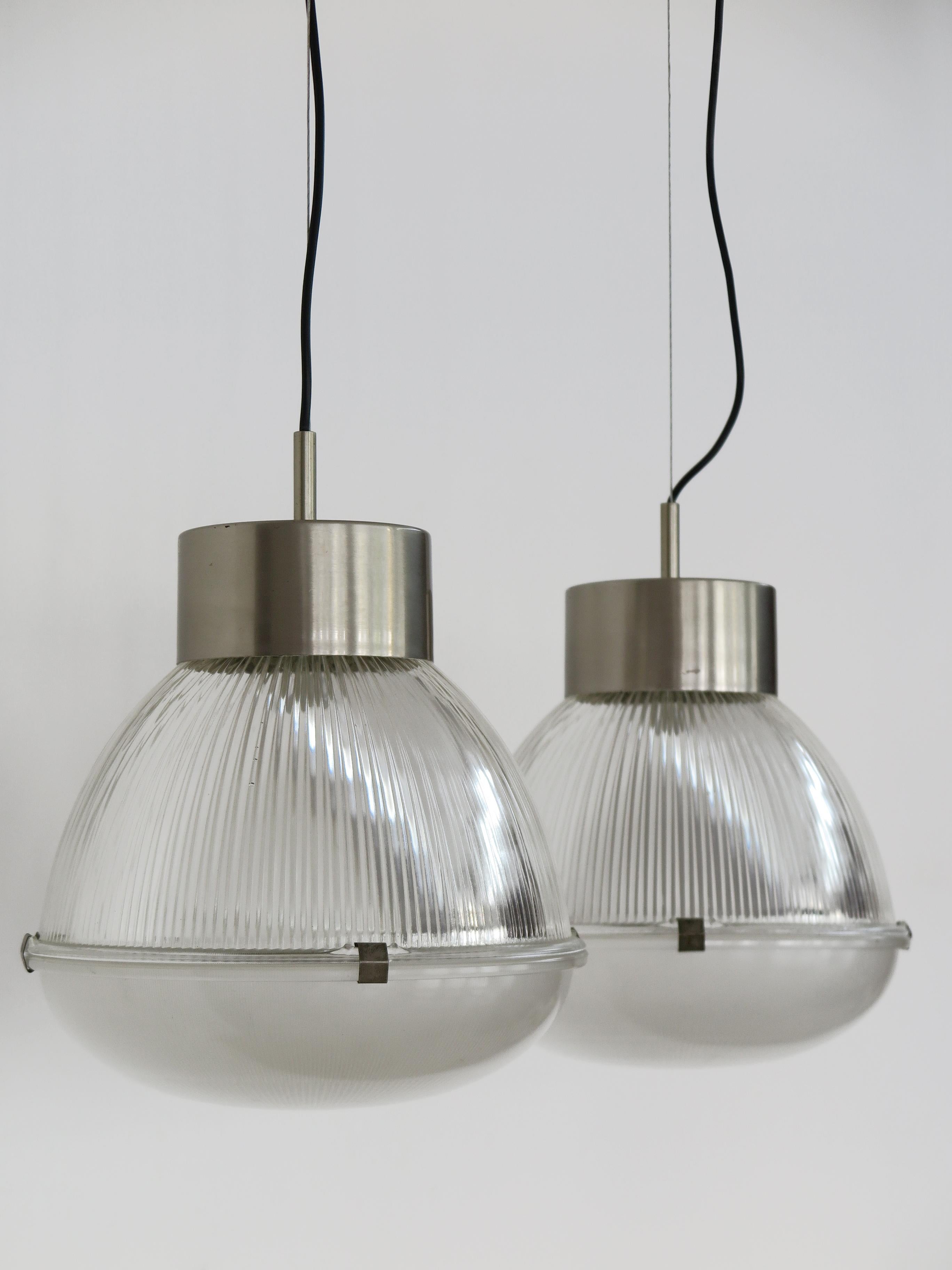 Metà XX secolo Lampade a sospensione in metallo e vetro di Tito Agnoli per Oluce, 1959 in vendita