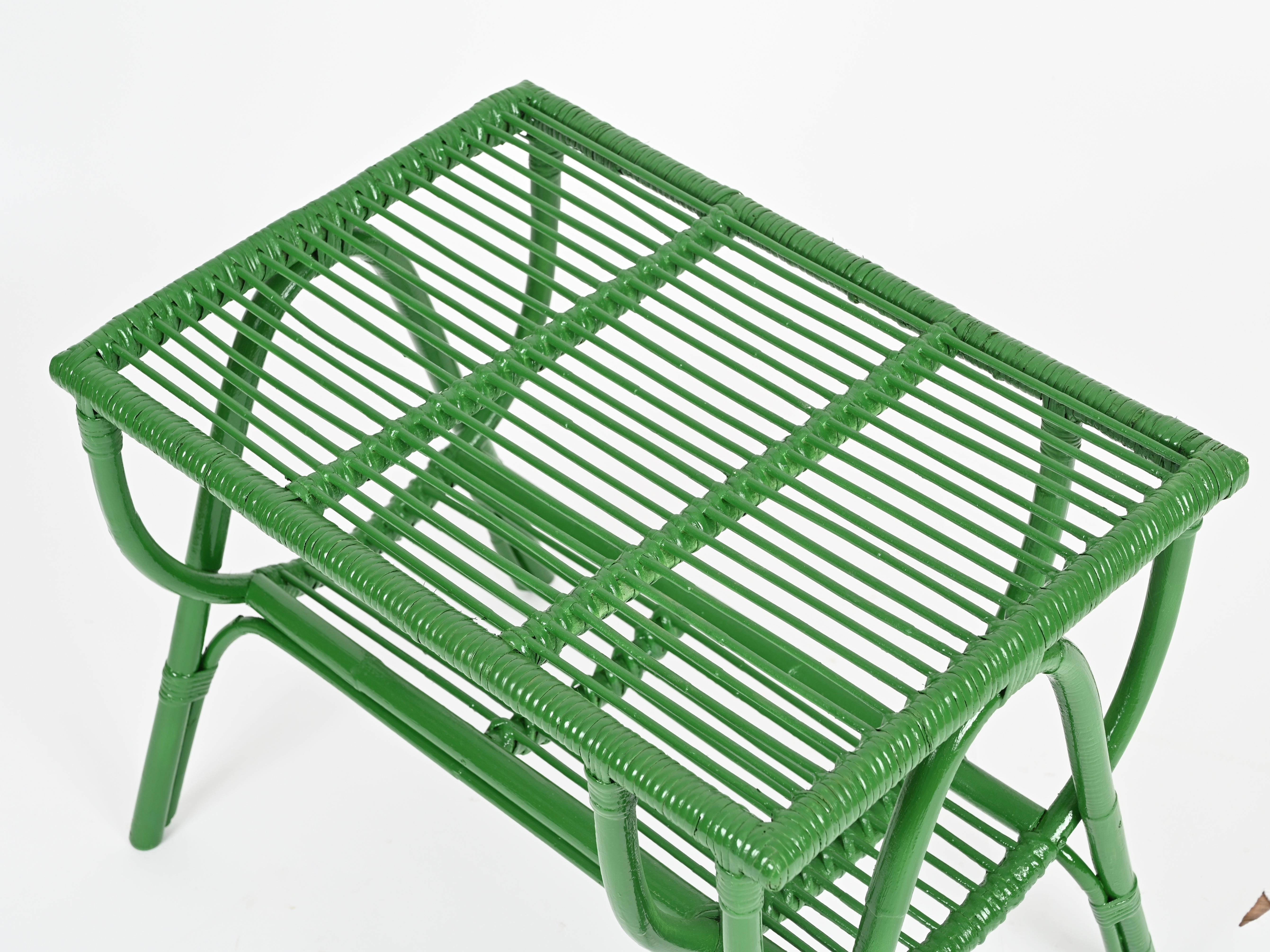 italien Table basse verte du milieu du siècle en rotin et osier, Italie, années 1960 en vente