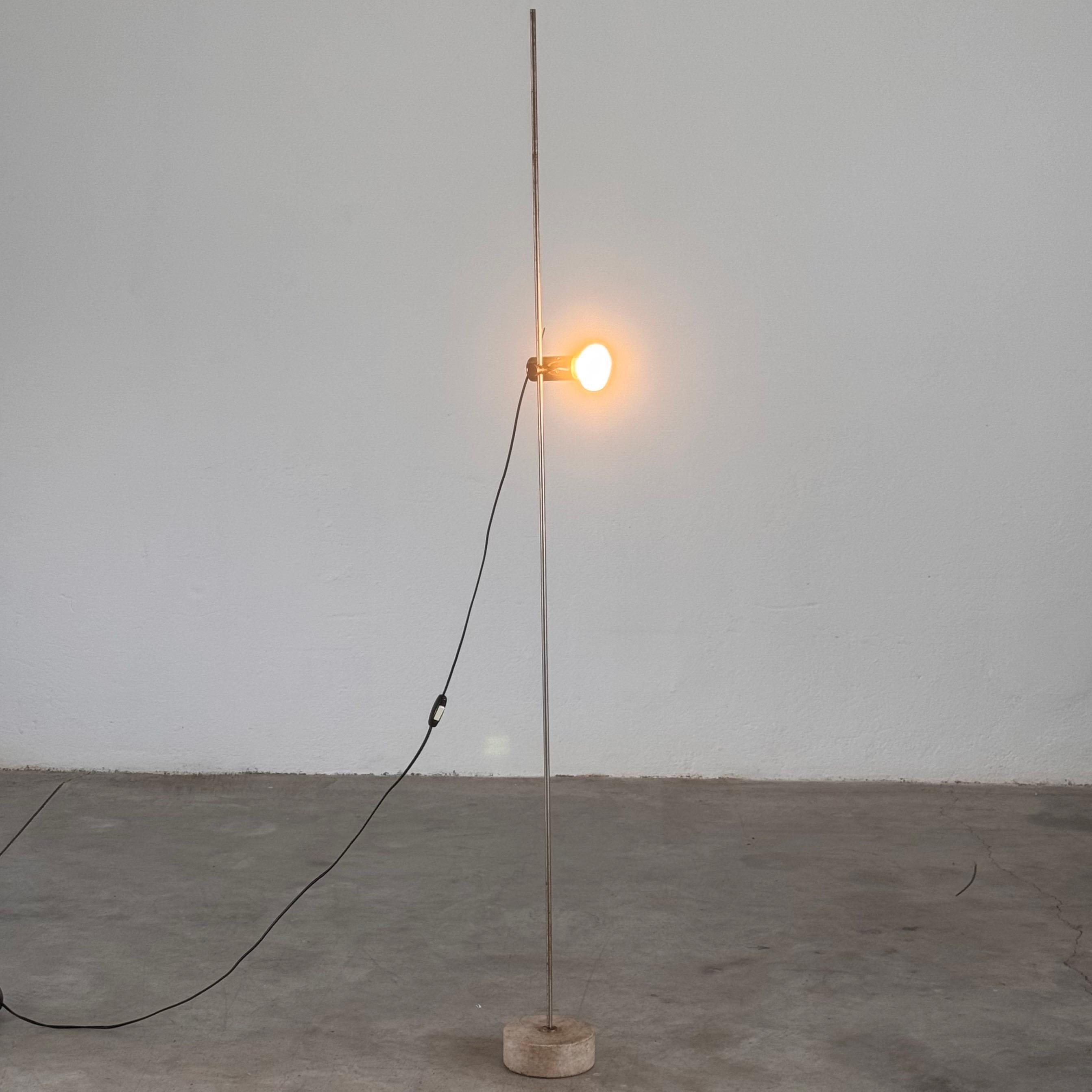 Mid-Century Modern Lampadaire modèle 