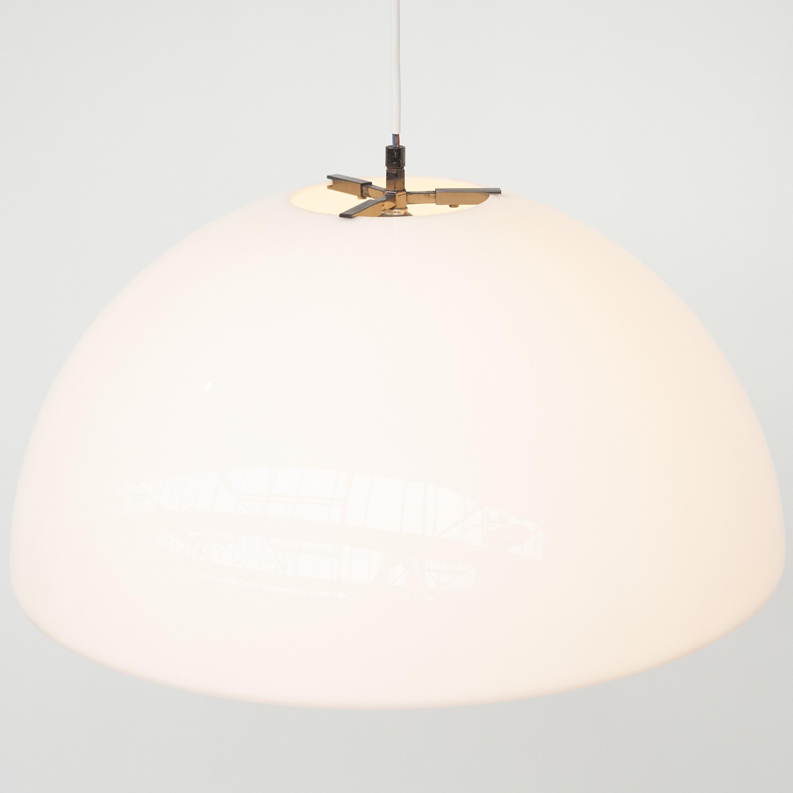 Tito Agnoli Modell 4461B 'Decentrata' Pendelleuchte für O-Luce, Italien 1961 (20. Jahrhundert) im Angebot