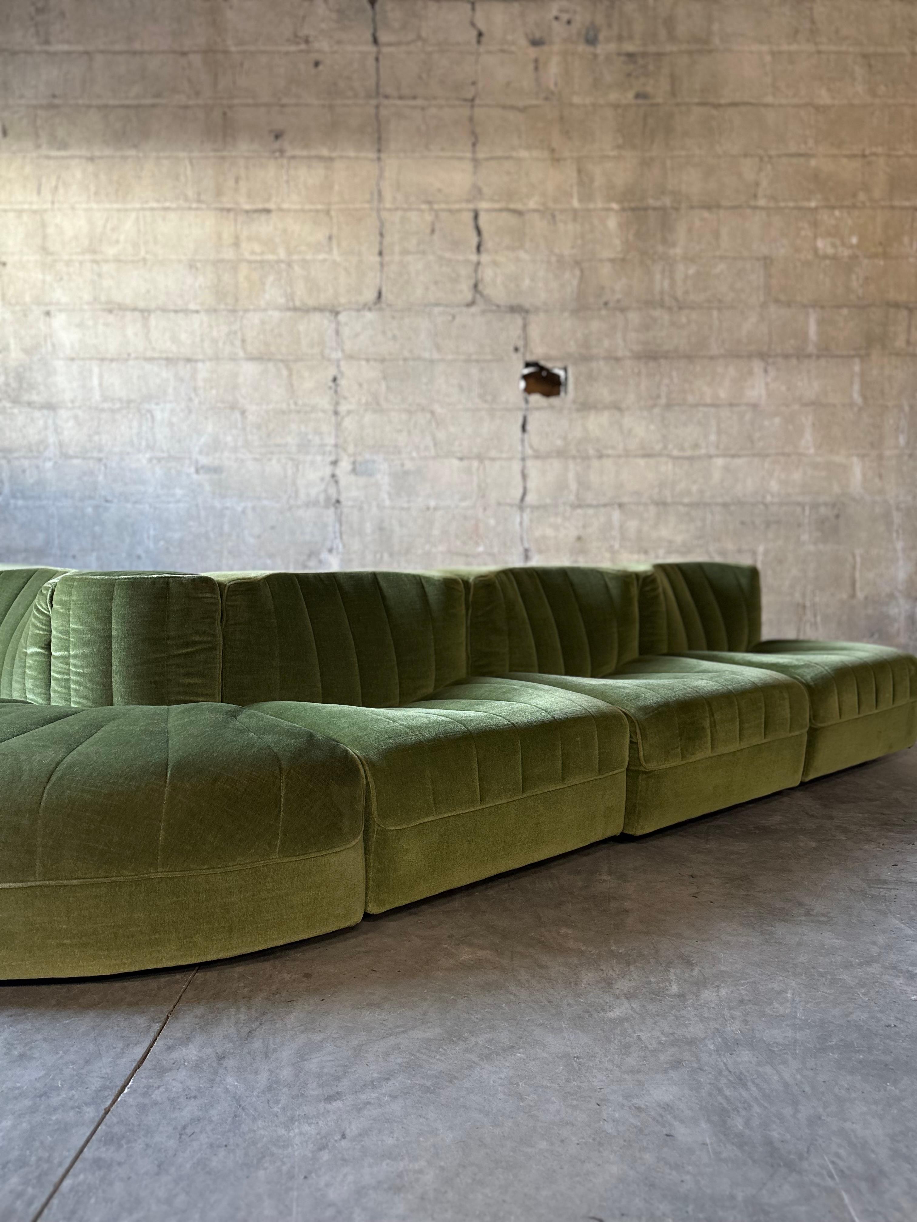 The ‘Novemila 9000’ sofa was designed by Tito Agnoli for Arflex in 1969. Its low profile and modularity, consisting of six armless units and one corner section, allow for customizable configurations
