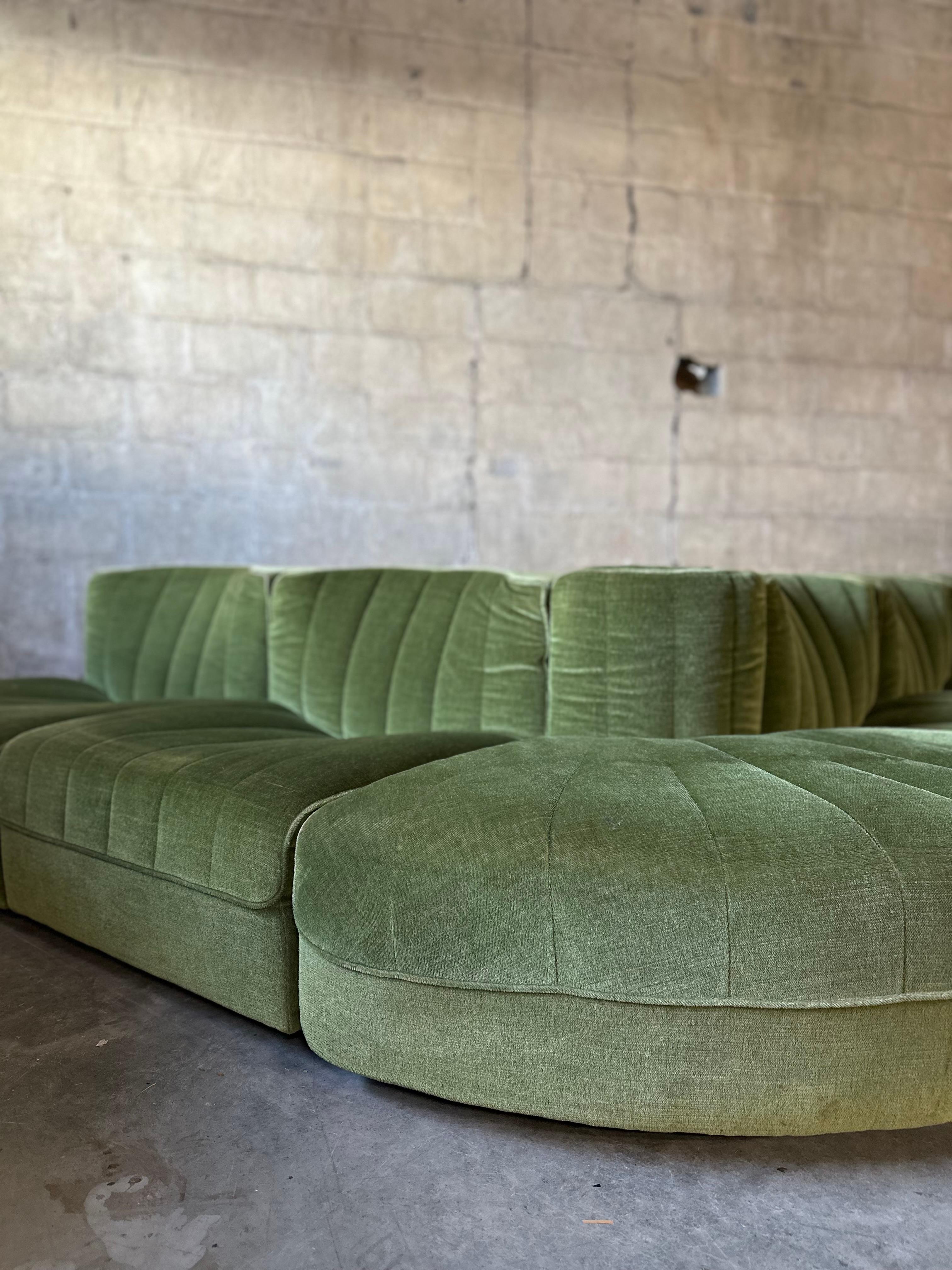 Bauhaus Tito Agnoli Novemila 9000 Sofa in Green Velvet