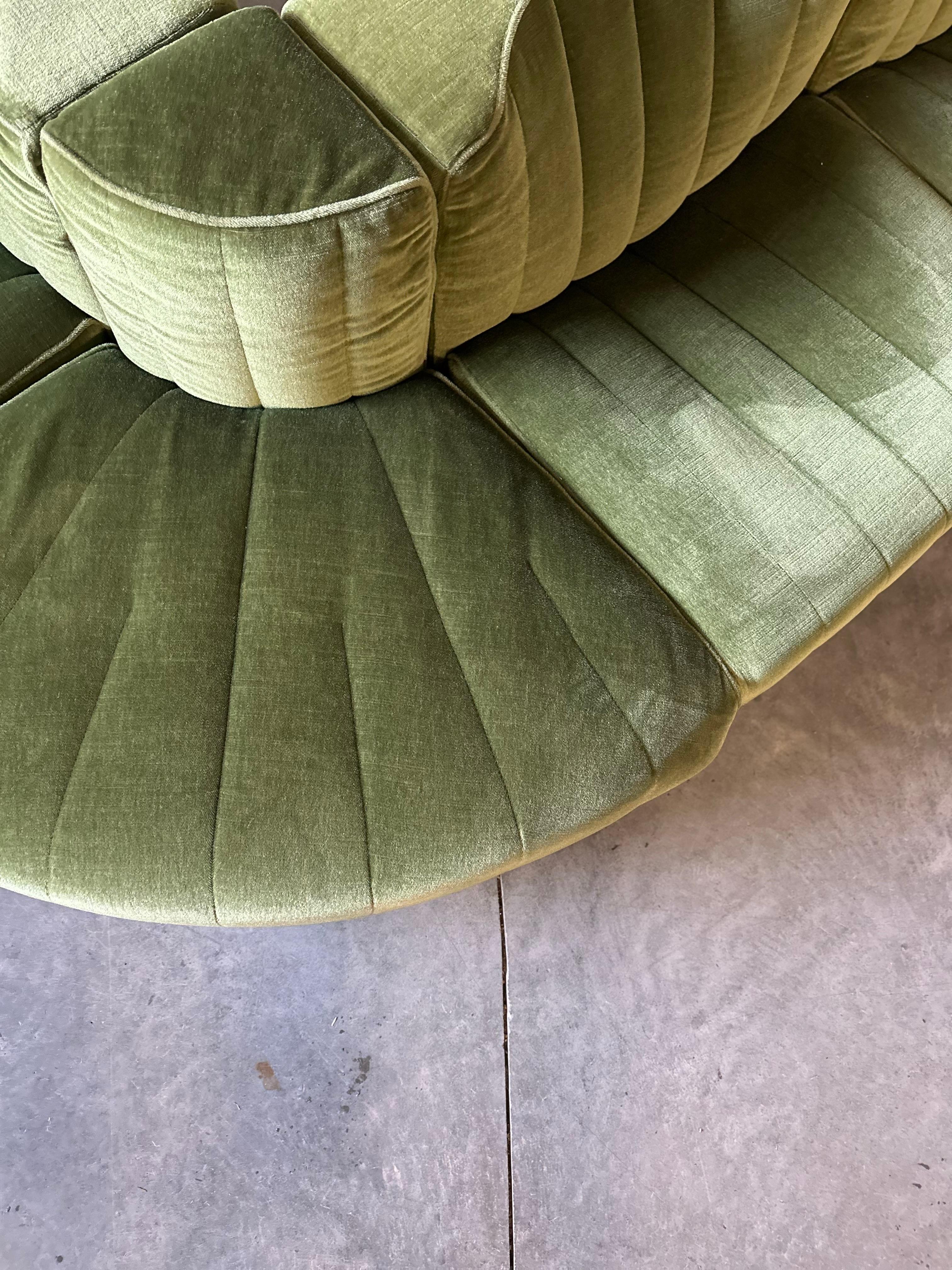Italian Tito Agnoli Novemila 9000 Sofa in Green Velvet