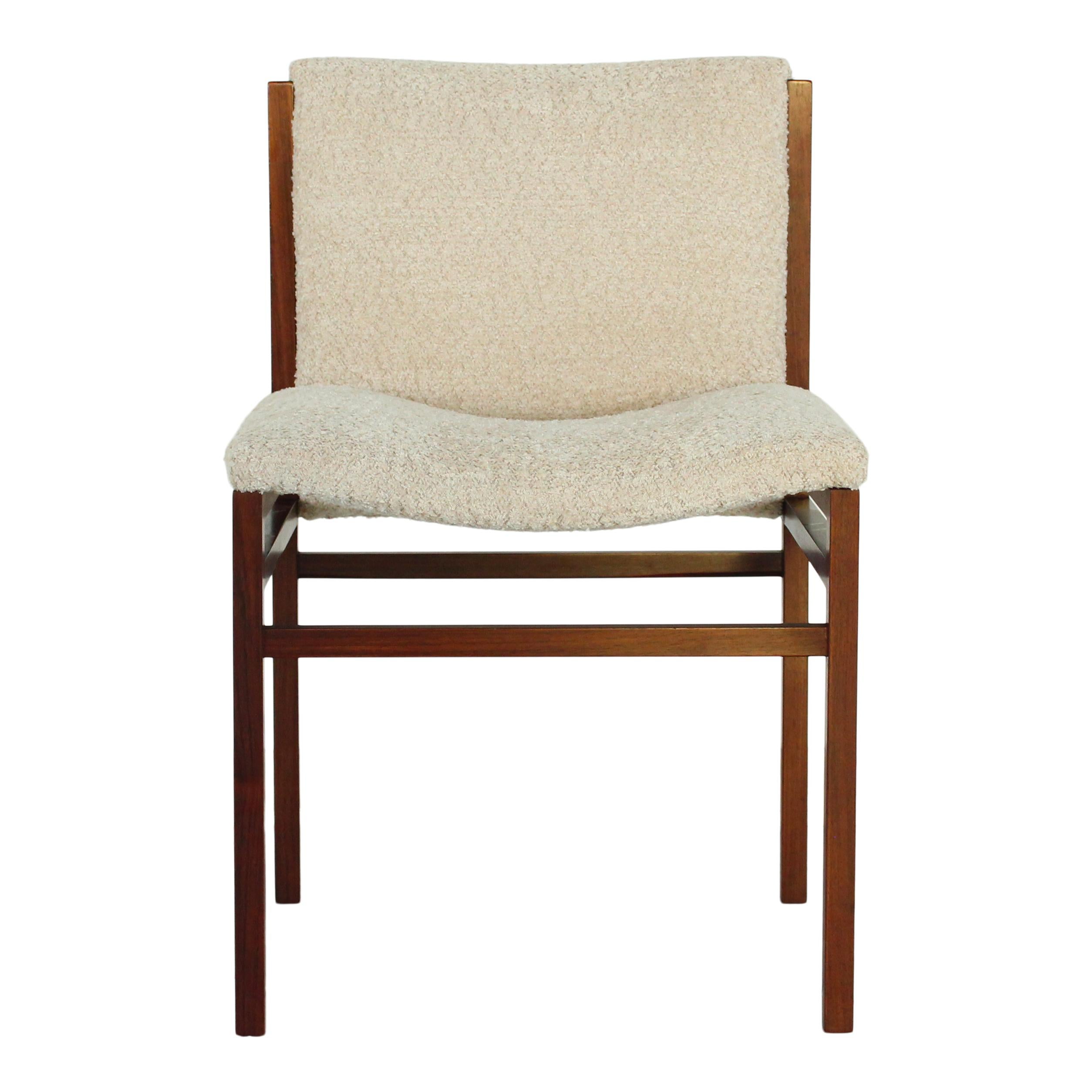 Chaises de salle à manger en bouclé blanc cassé pour Cinova, Italie, années 1960, ensemble de 6 pièces en vente 5