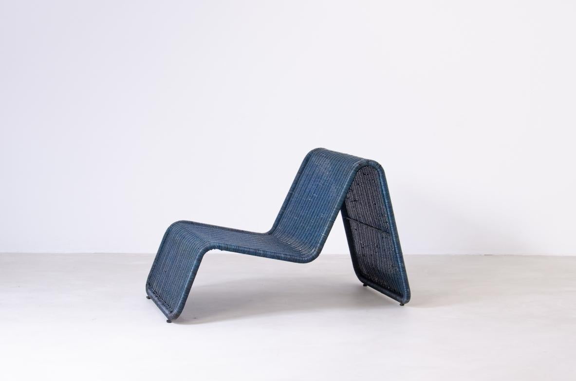 COD-CV048
Tito Agnoli (1931-2012)

P3  Chaise longue en rotin bleu en parfait état. 

Cette chaise longue en rotin bleu a été fabriquée sur mesure en tant que pièce unique.

Manifacture, Bonacina années 1960.