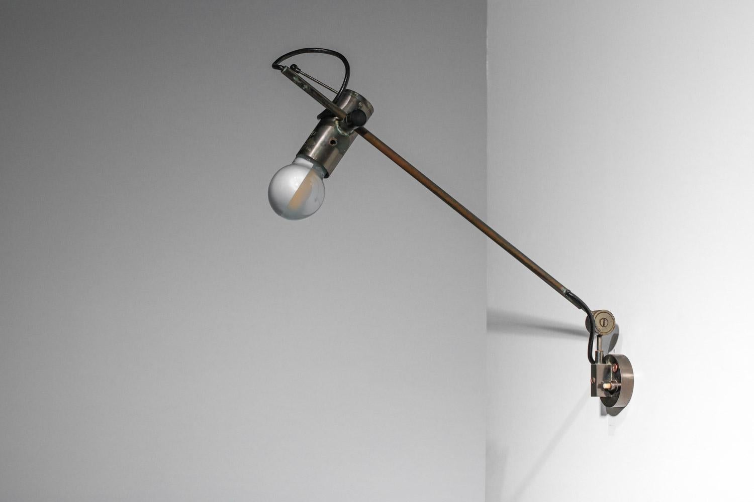 Tito Agnoli stem wall light for Oluce 60s Italian nickel plated In Good Condition For Sale In Lyon, FR