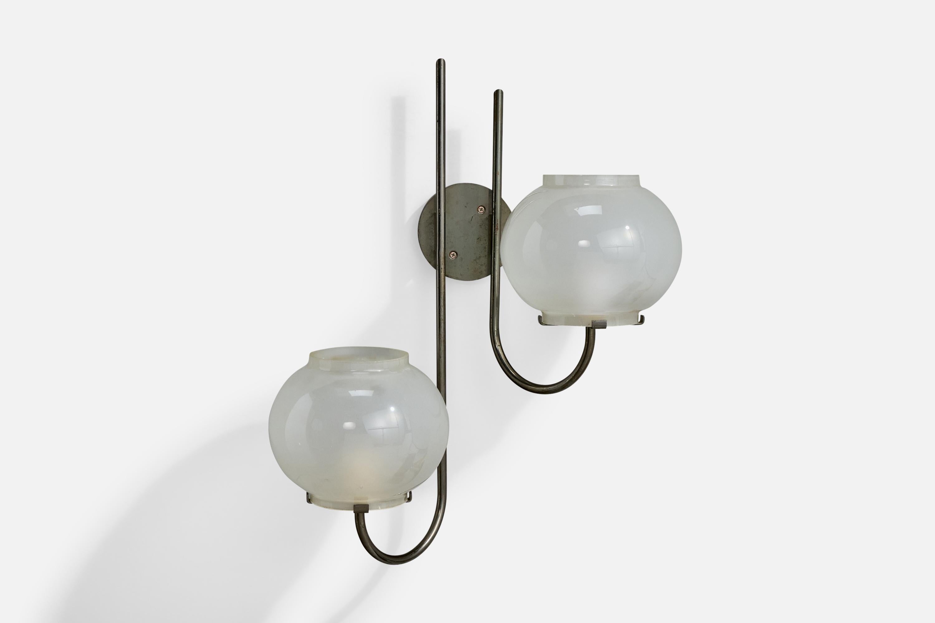 A metal and opaline glass wall light designed by Tito Agnoli and produced by O-Luce, Italy, c. 1961.

Overall Dimensions (Inches): 20.5