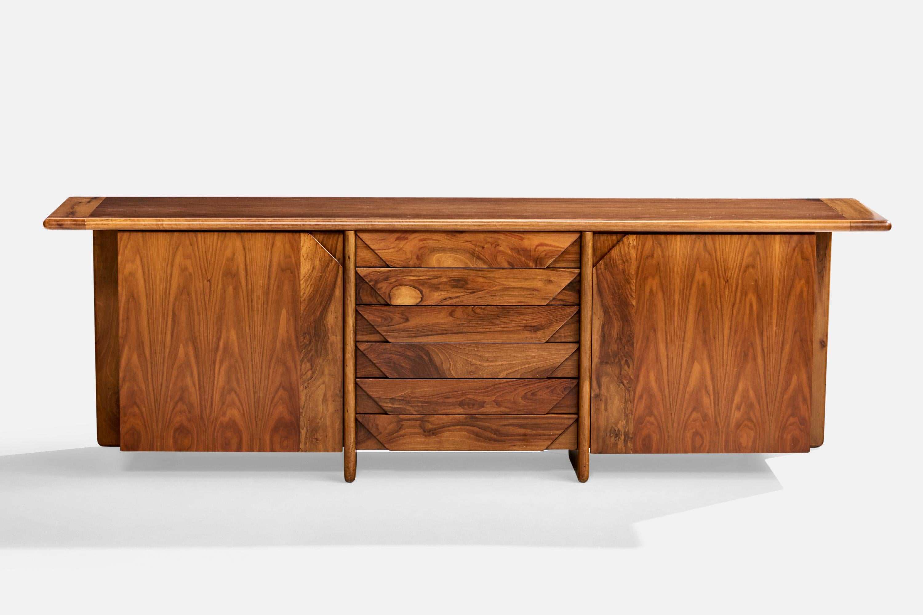 Mid-Century Modern Tittina Ammannati and Vitelli Giampiero, Sideboard, Walnut, Italy, 1970s For Sale