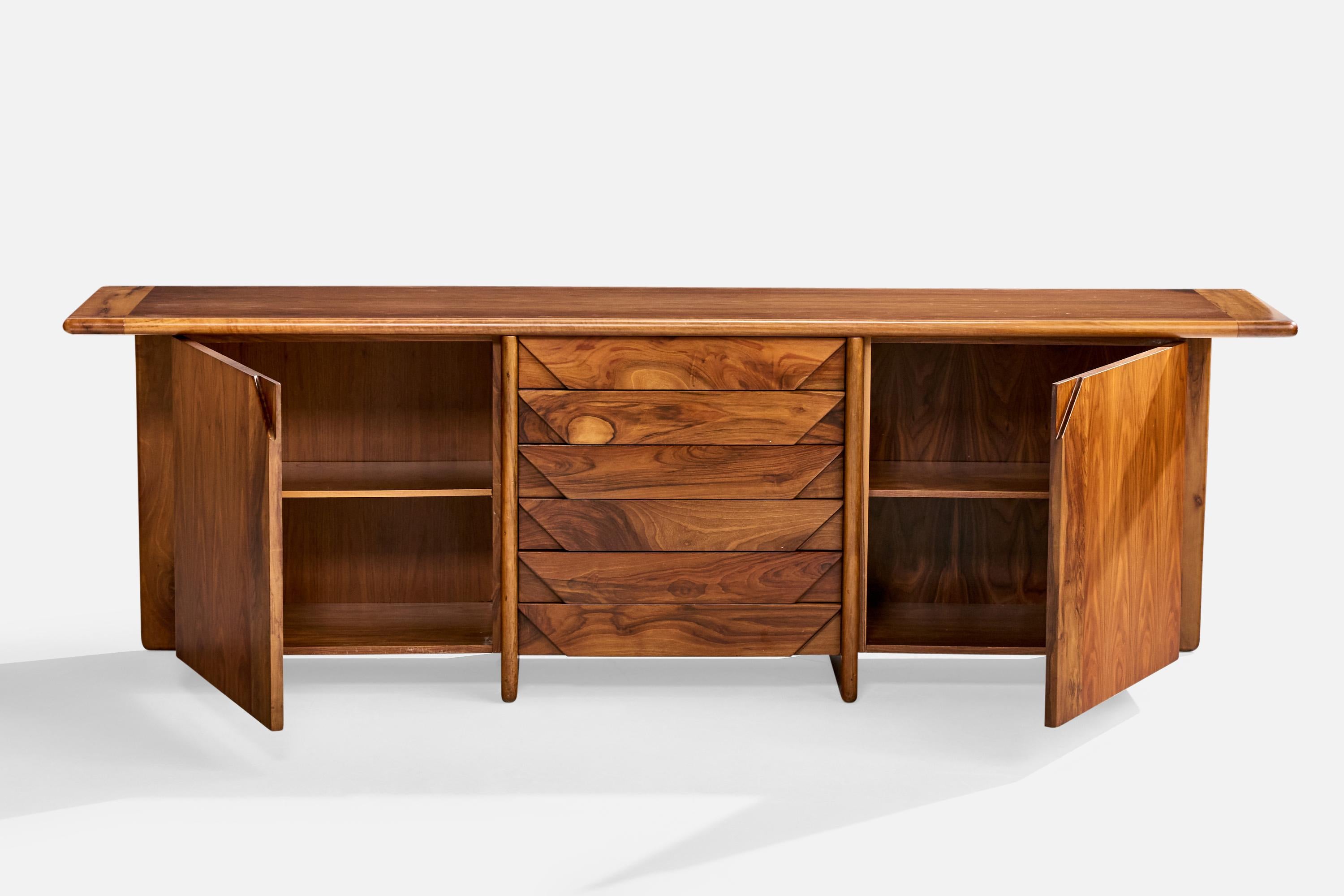 Italian Tittina Ammannati and Vitelli Giampiero, Sideboard, Walnut, Italy, 1970s For Sale