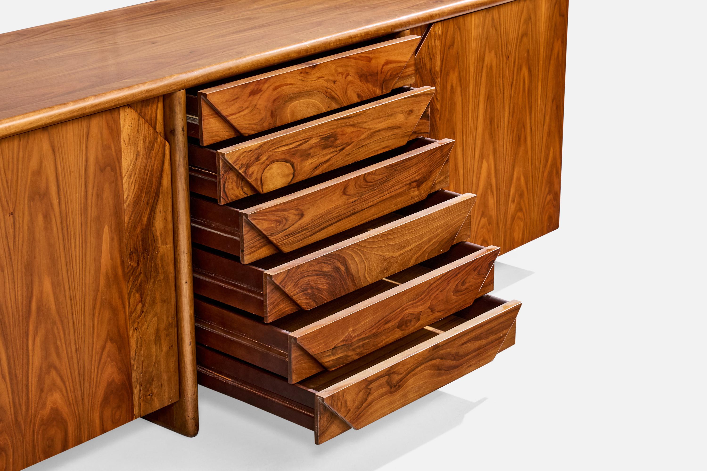 Tittina Ammannati and Vitelli Giampiero, Sideboard, Walnut, Italy, 1970s For Sale 3