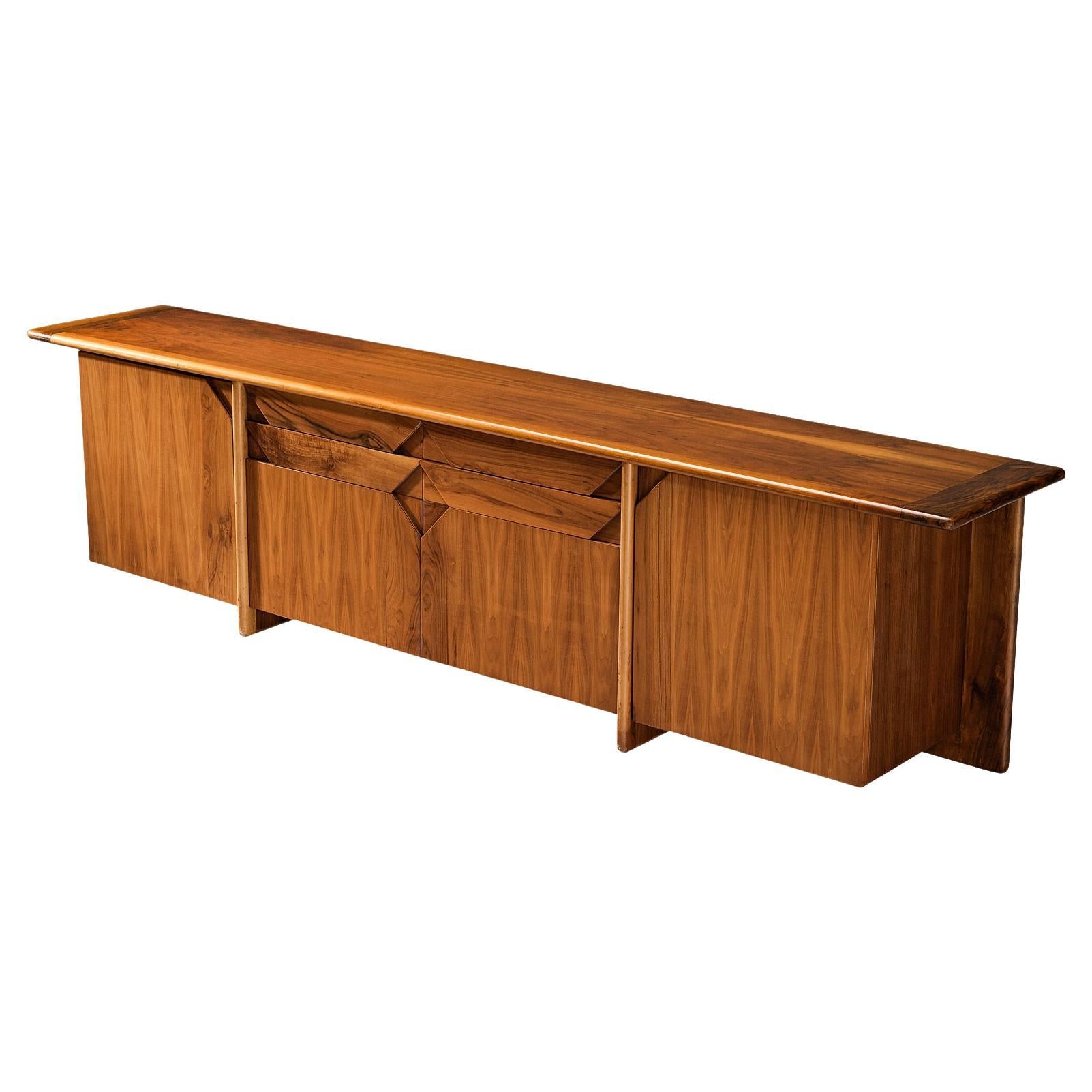 Tittina Ammannati & Vitelli Giampiero für Catalano: Sideboard aus Nussbaumholz  im Angebot