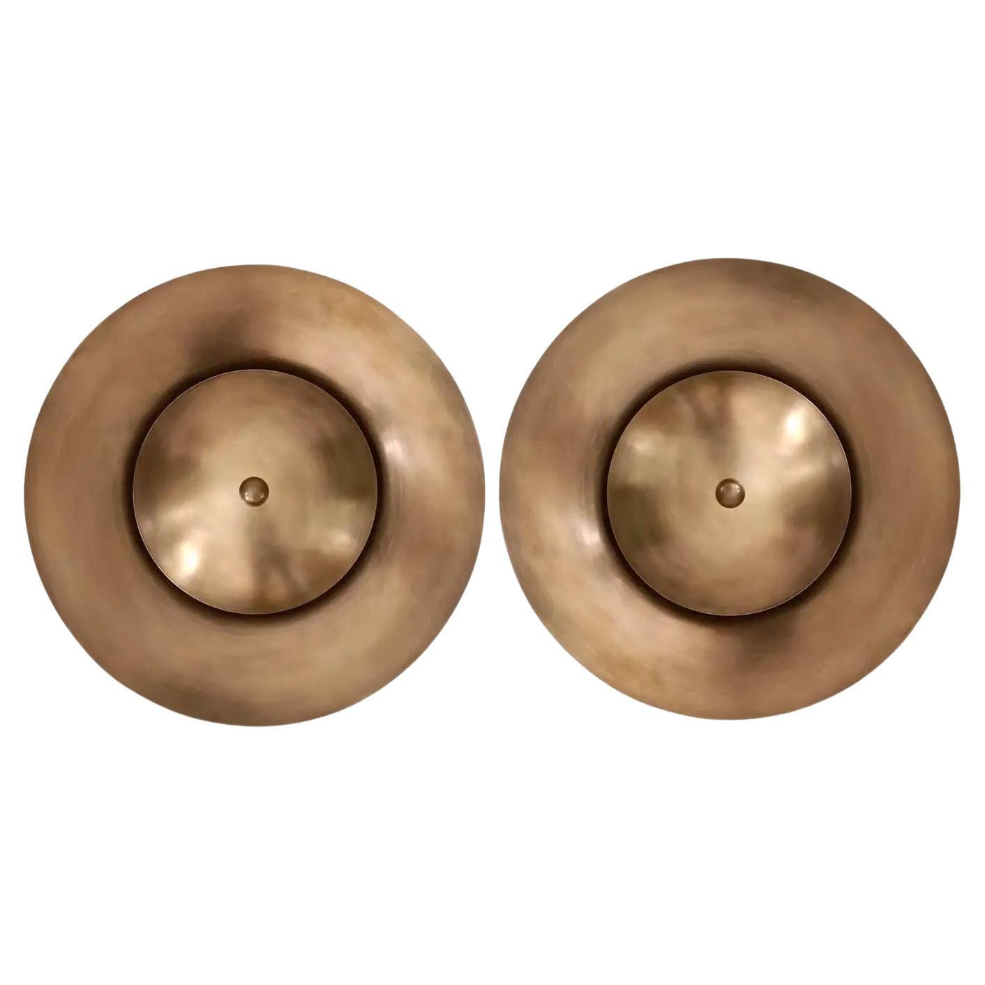 Paire d'appliques murales Titus en laiton massif par Candas Design