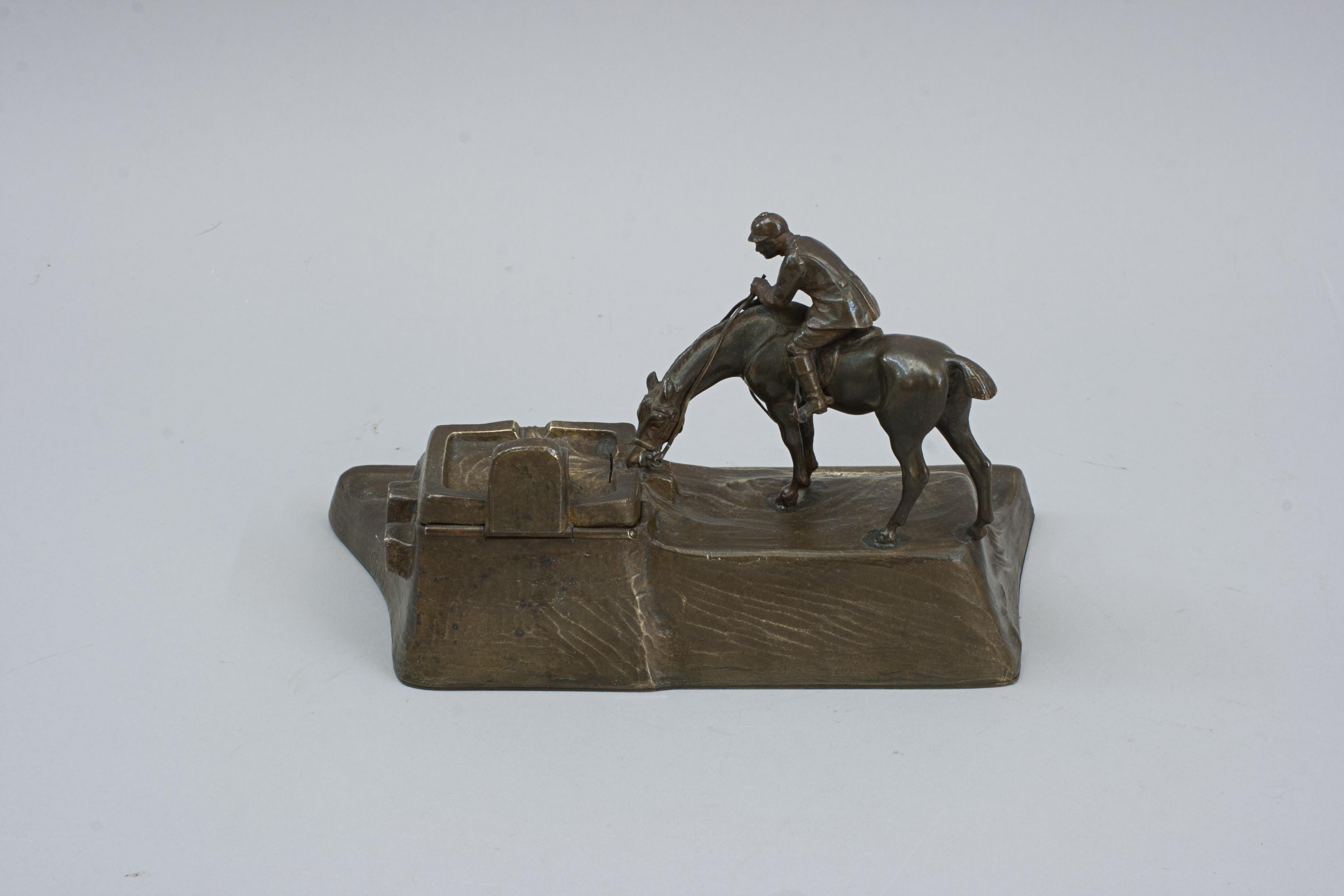 Calamaio in bronzo Titze con cavallo e cavaliere in vendita 1