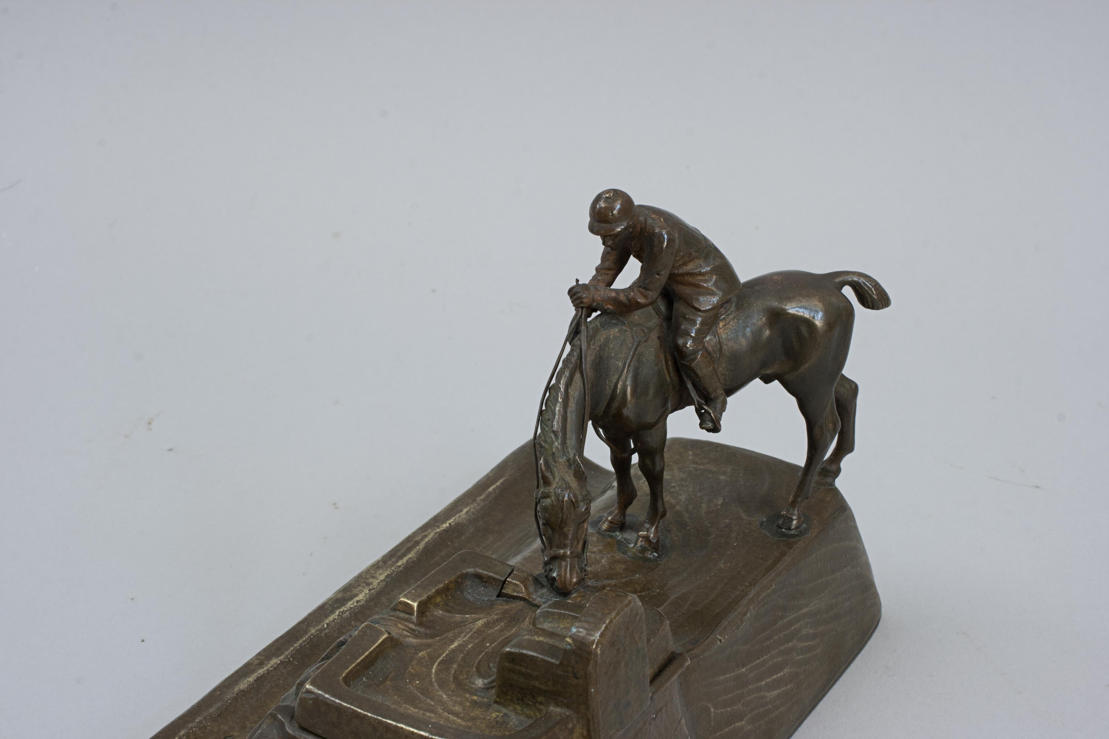 Calamaio in bronzo Titze con cavallo e cavaliere in vendita 3