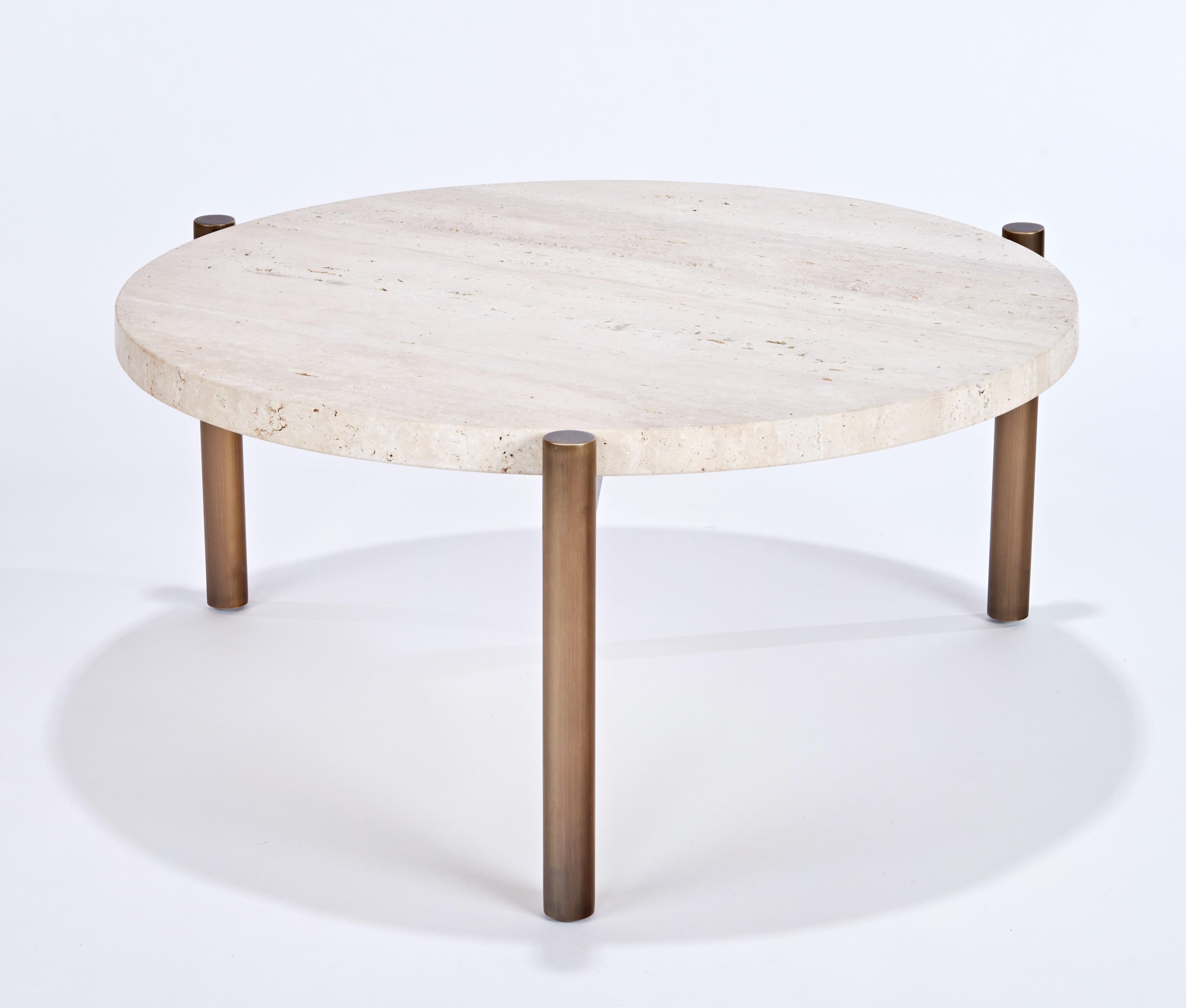 Tivoli Couchtisch mit 3 Beinen, Ölgeriebener Bronzeplatte aus Edelstahl + Travertinplatte im Angebot 2