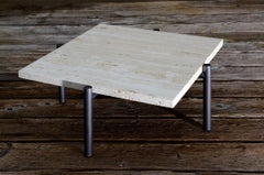 Tavolino Tivoli; 4 gambe; piano in travertino 3CM quadrato da 26"; base placcata in bronzo