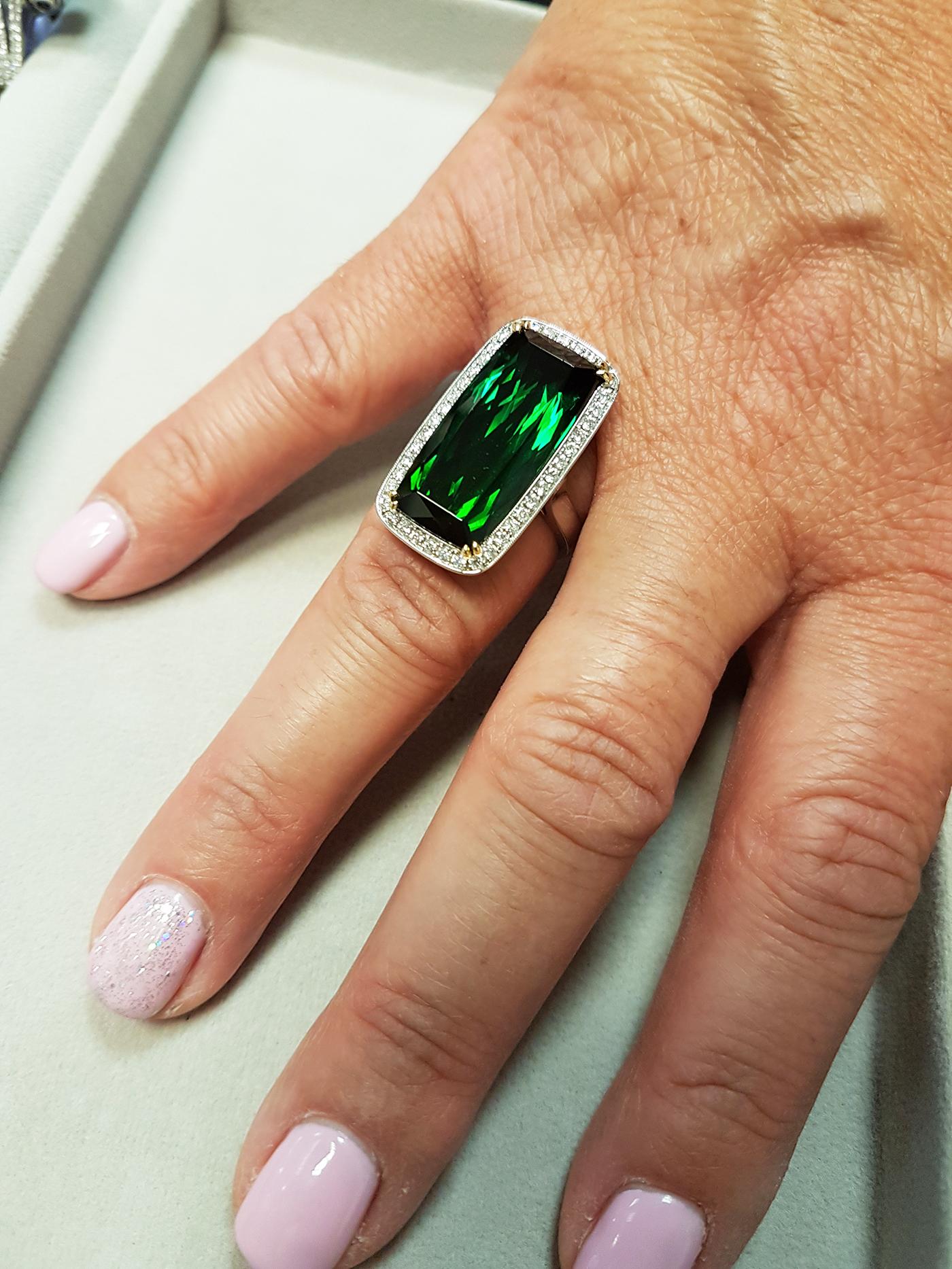 Tivon 18ct White Gold large Cushion cut Green Tourmaline & Diamond cocktail Ring In New Condition For Sale In Borehamwood, GB