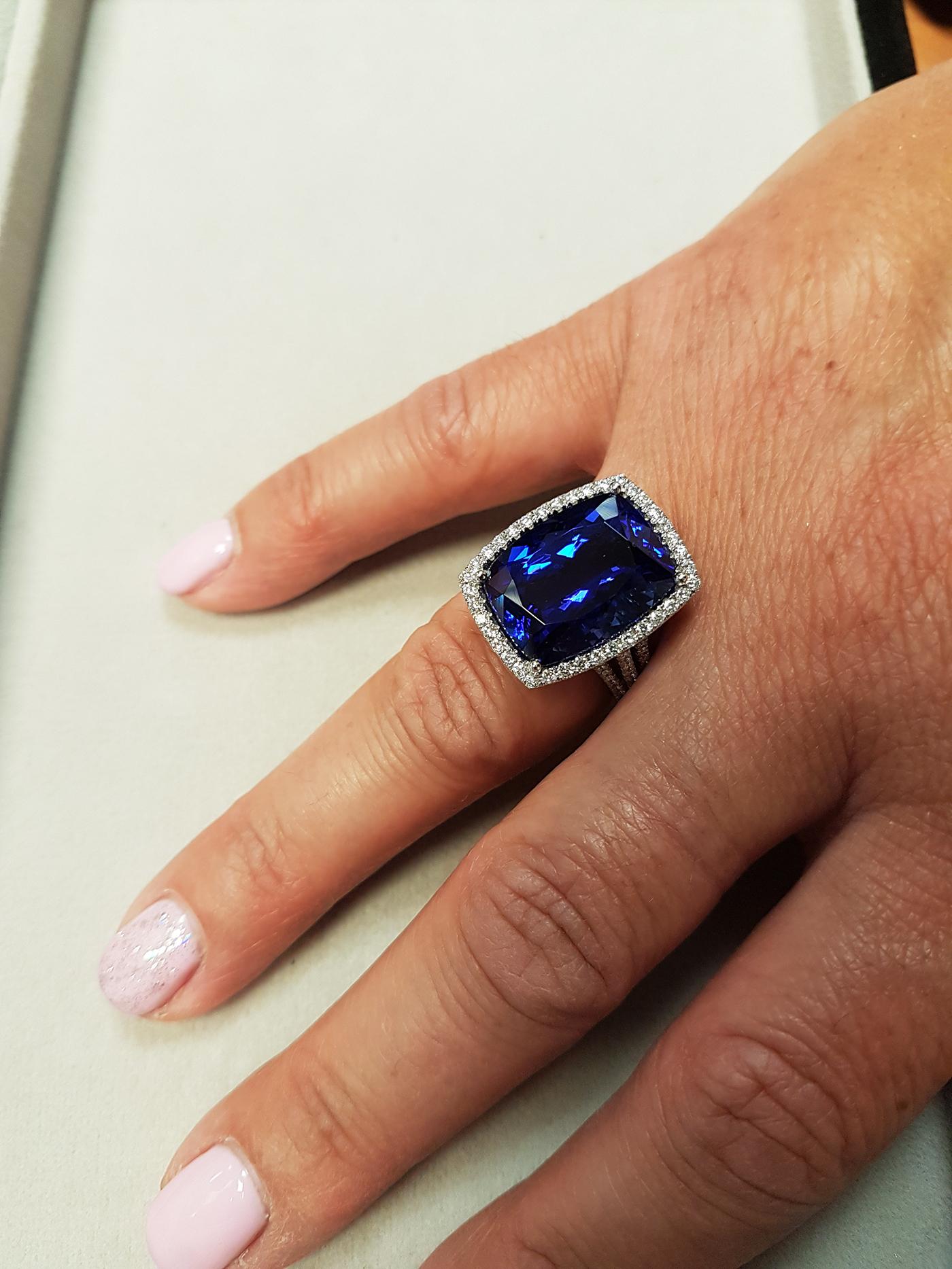 Modern Tivon 18ct White Gold Large Gala Fine AAAA+ Tanzanite and Diamond Cocktail Ring For Sale