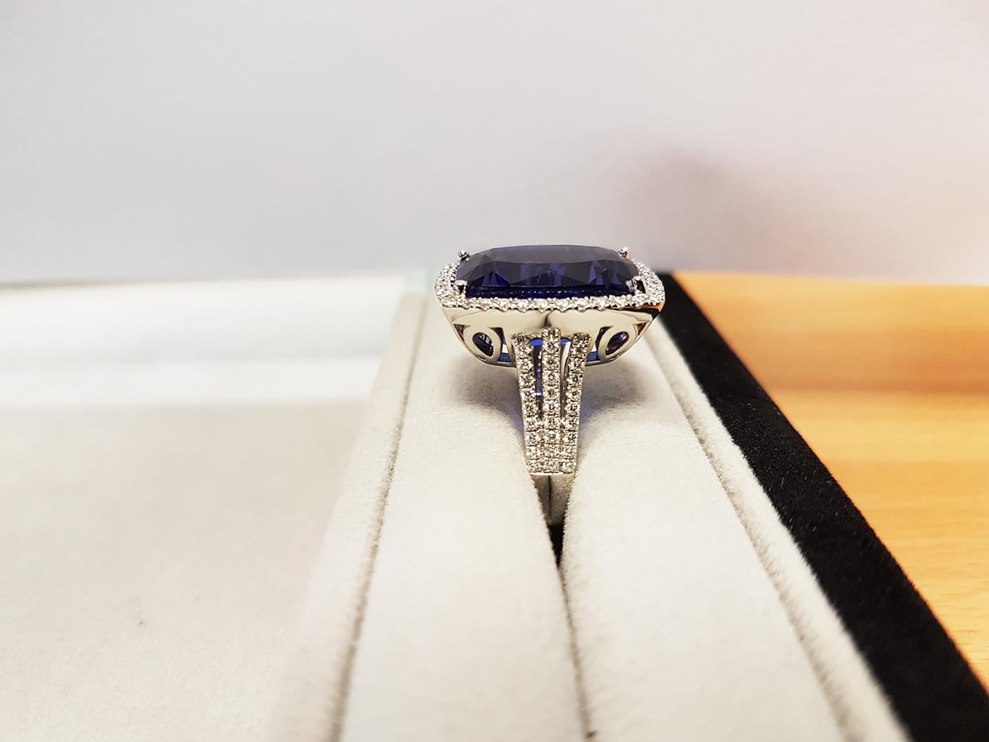 Tivon 18ct White Gold Large Gala Fine AAAA+ Tanzanite and Diamond Cocktail Ring In New Condition For Sale In Borehamwood, GB