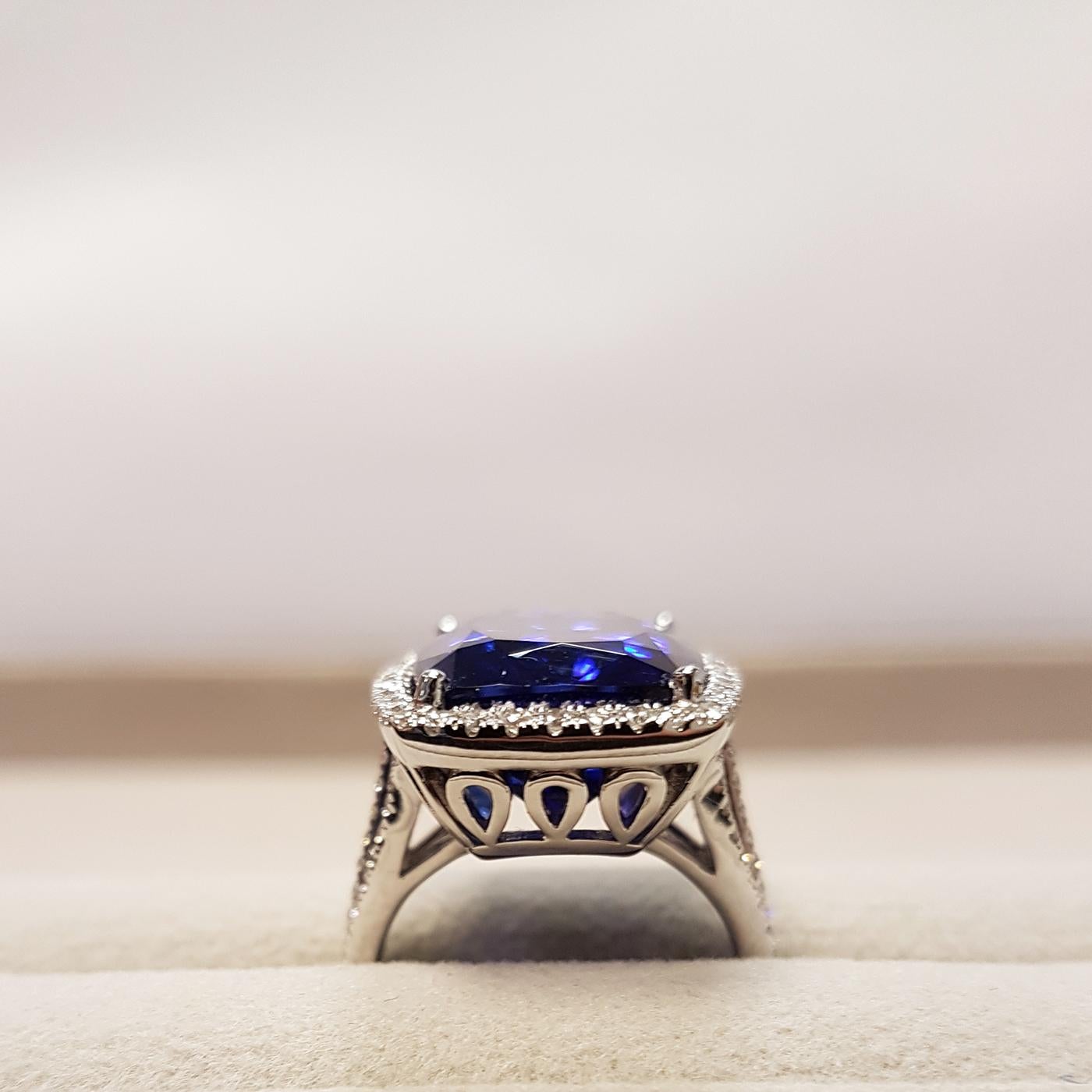 Women's Tivon 18ct White Gold Large Gala Fine AAAA+ Tanzanite and Diamond Cocktail Ring For Sale