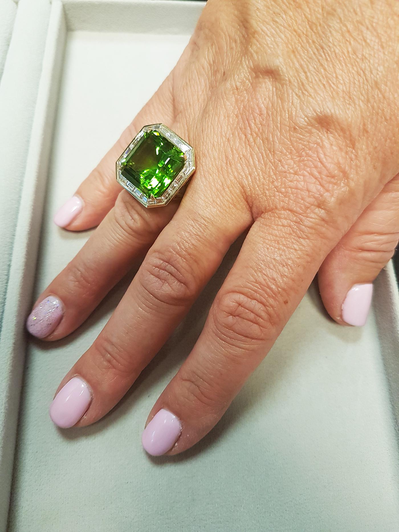 Modern Tivon 18ct Yellow Gold large Art Deco Peridot and baguette Diamond cocktail Ring For Sale