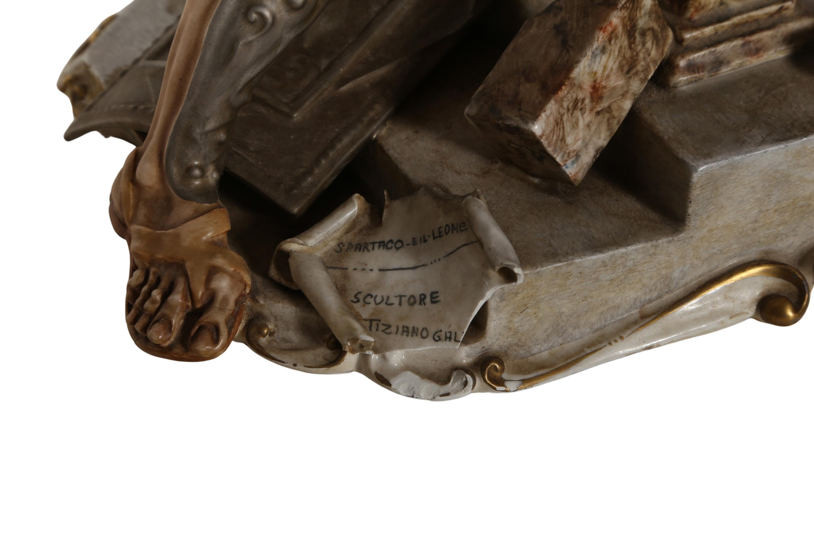 Spartico E Il Leone, sculpture en porcelaine Art nouveau de Tiziano Galli en vente 10