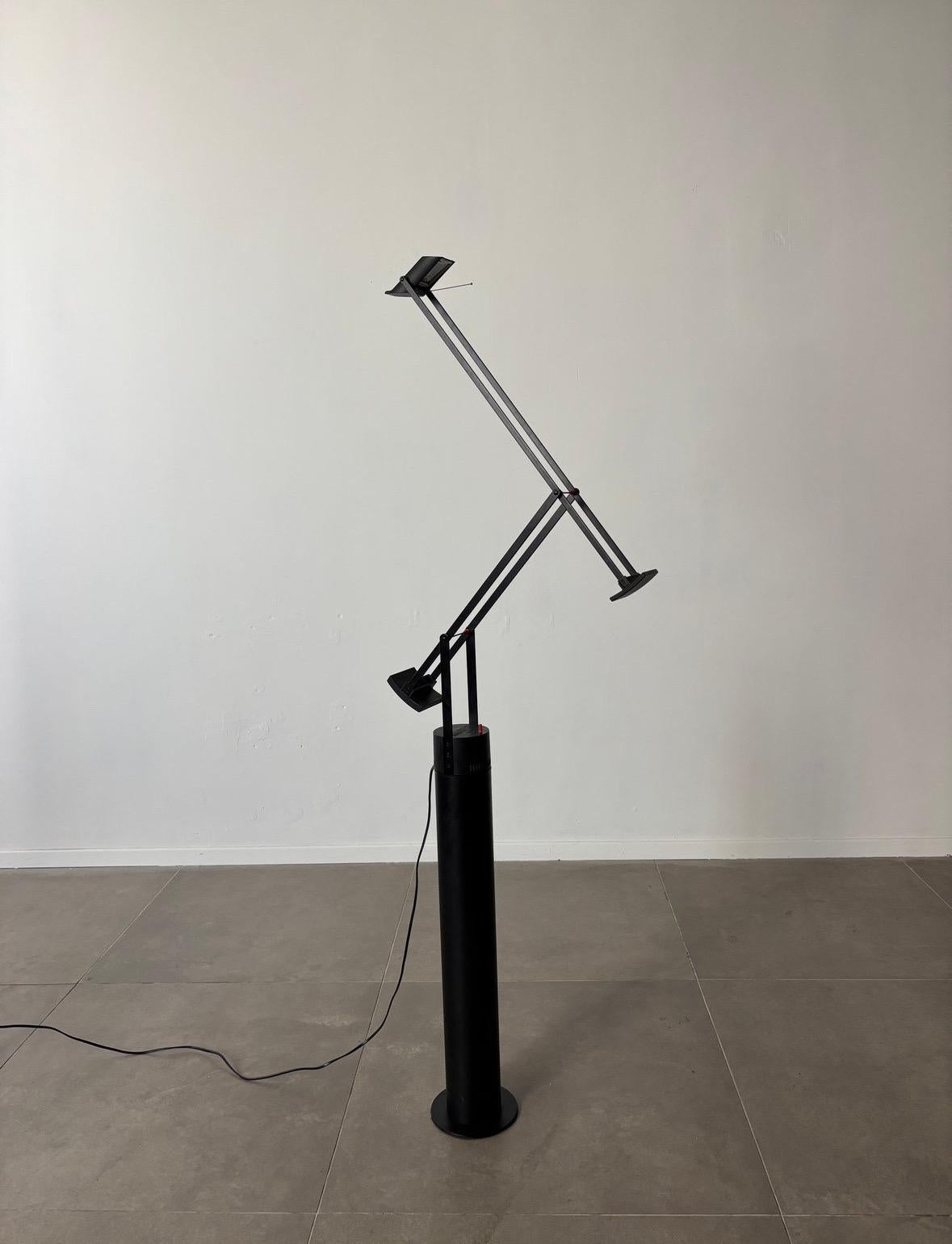 Lampadaire Tizio 35 Terra Designé par Richard Sapper pour Artemide, 1971 Italie Bon état - En vente à Tel Aviv-Yafo, Tel Aviv District
