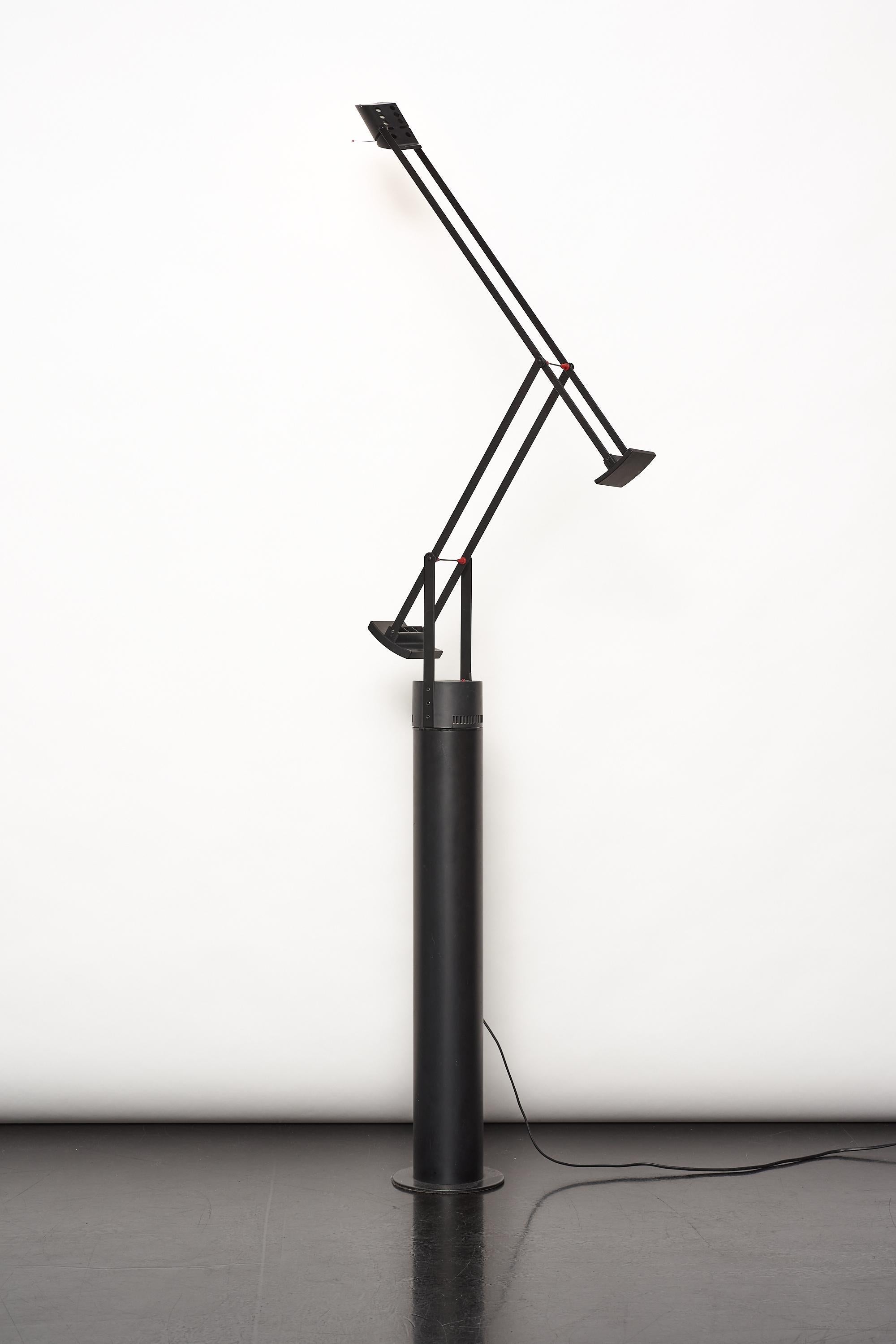 Tizio 35, Stehlampe „Terra“, entworfen von Richard Sapper für Artemide (Italienisch) im Angebot