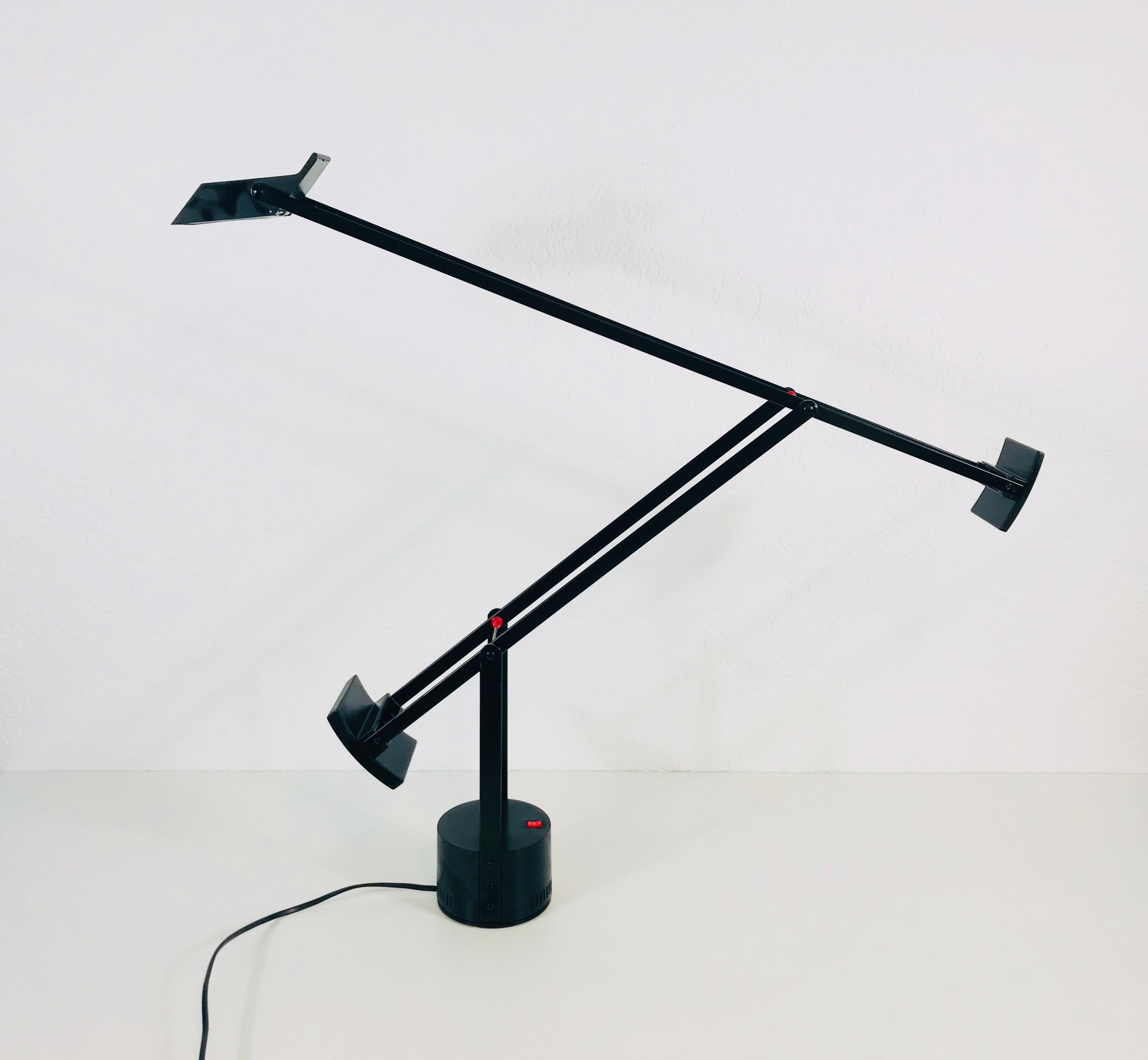 Lampe de table noire réglable Tizio de Richard Sapper pour Artemide, 1972 Bon état - En vente à Hagenbach, DE