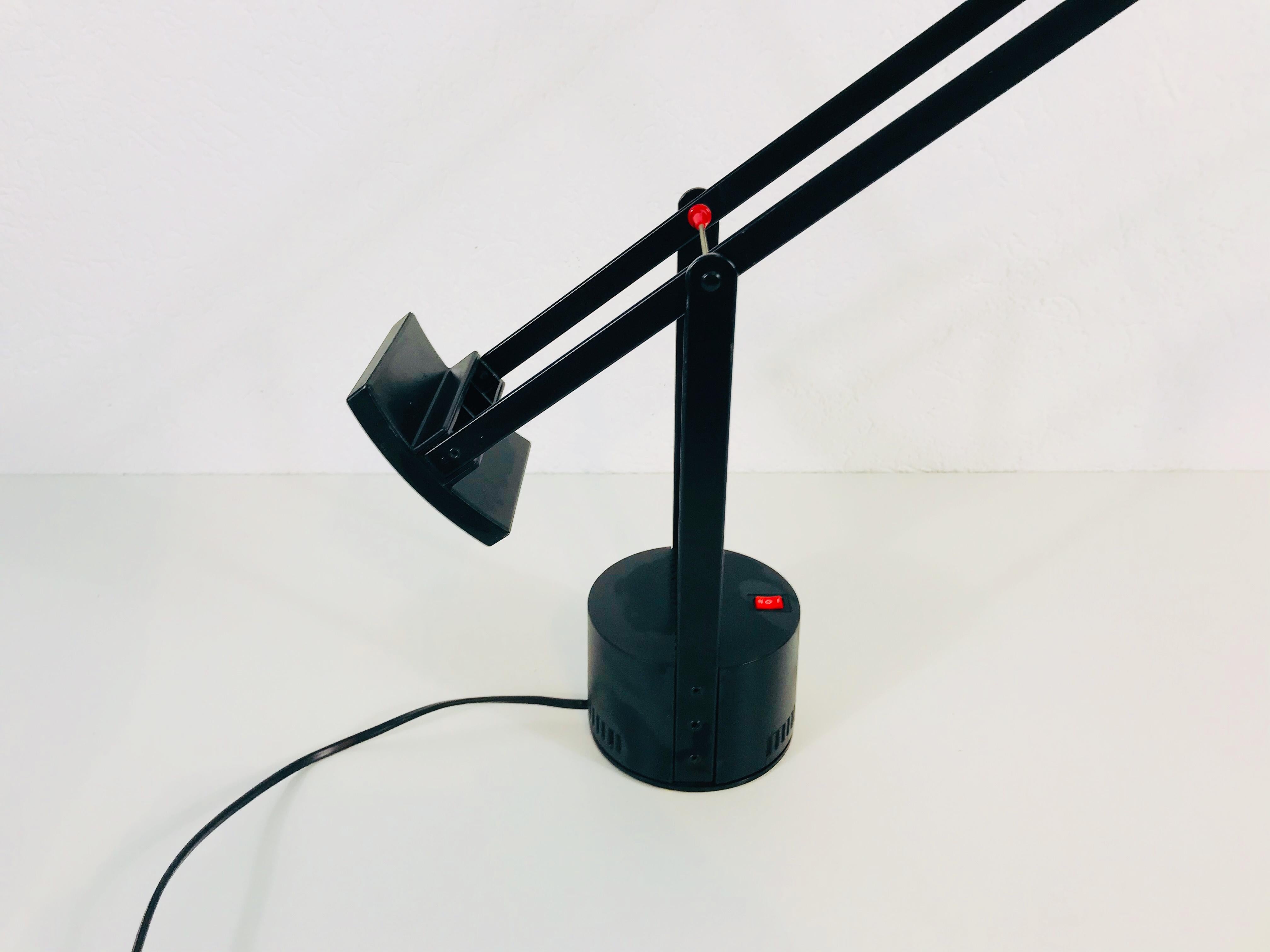 Aluminium Lampe de table noire réglable Tizio de Richard Sapper pour Artemide, 1972 en vente