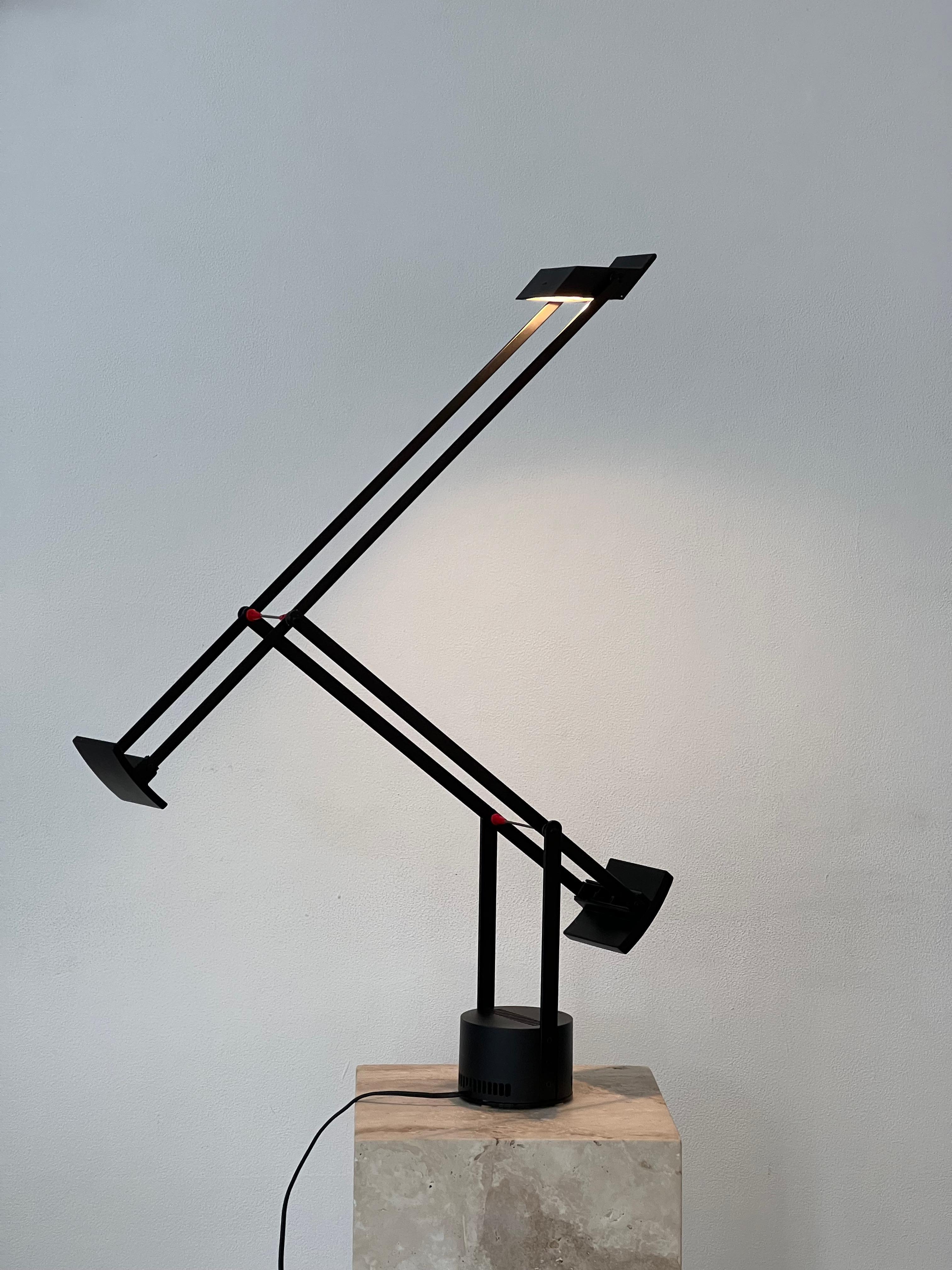 italien Lampe de bureau Tizio de Richard Sapper pour Artemide, Italie, années 1970 en vente
