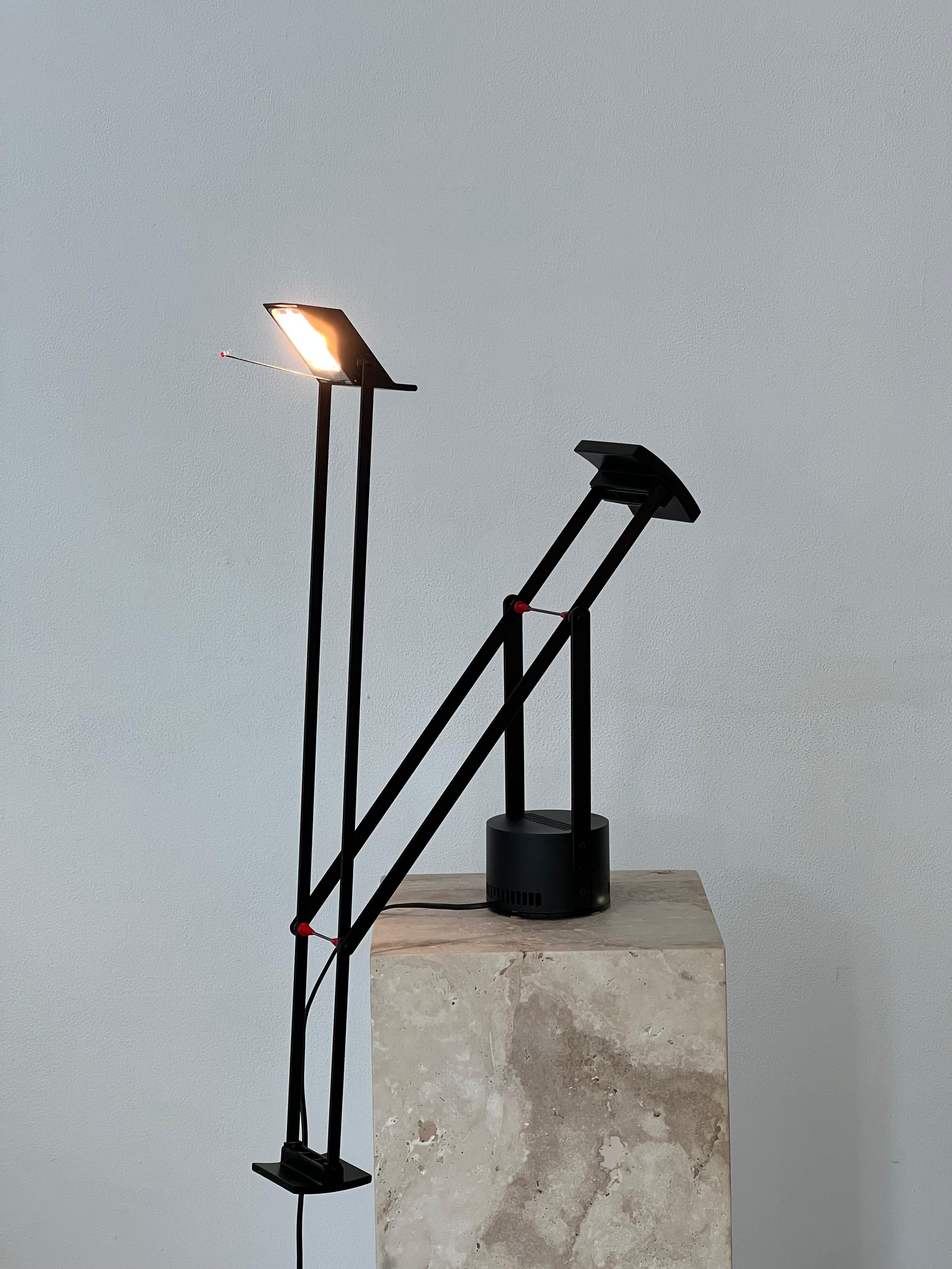 Lampe de bureau Tizio de Richard Sapper pour Artemide, Italie, années 1970 Bon état - En vente à PARIS, FR