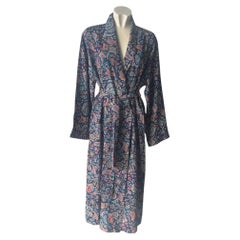 T&J Vestor Vintage Blue Paisley Silk Robe with Belt